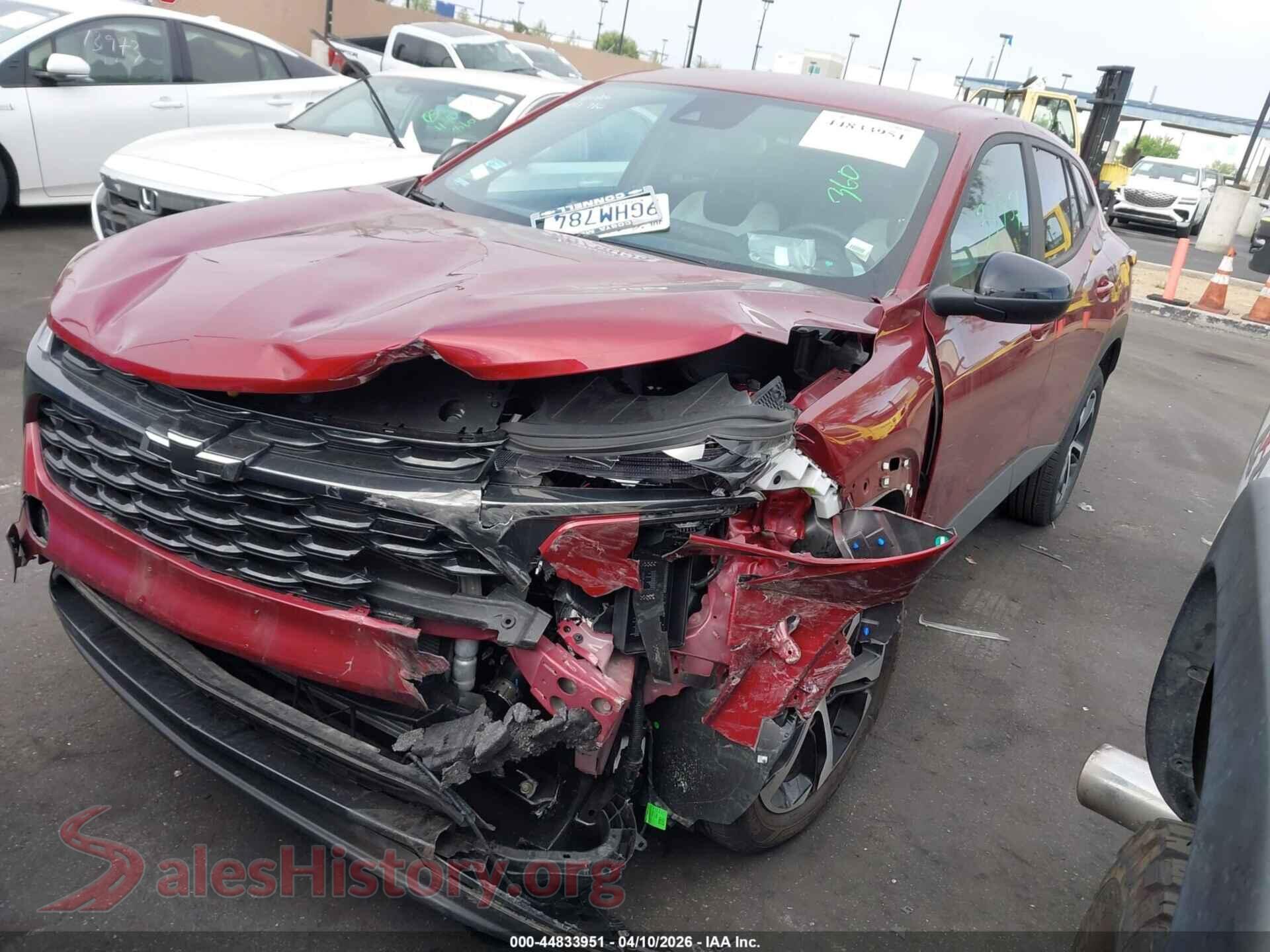 2024 CHEVROLET TRAX VIN KL77LGE21RC020453, front view