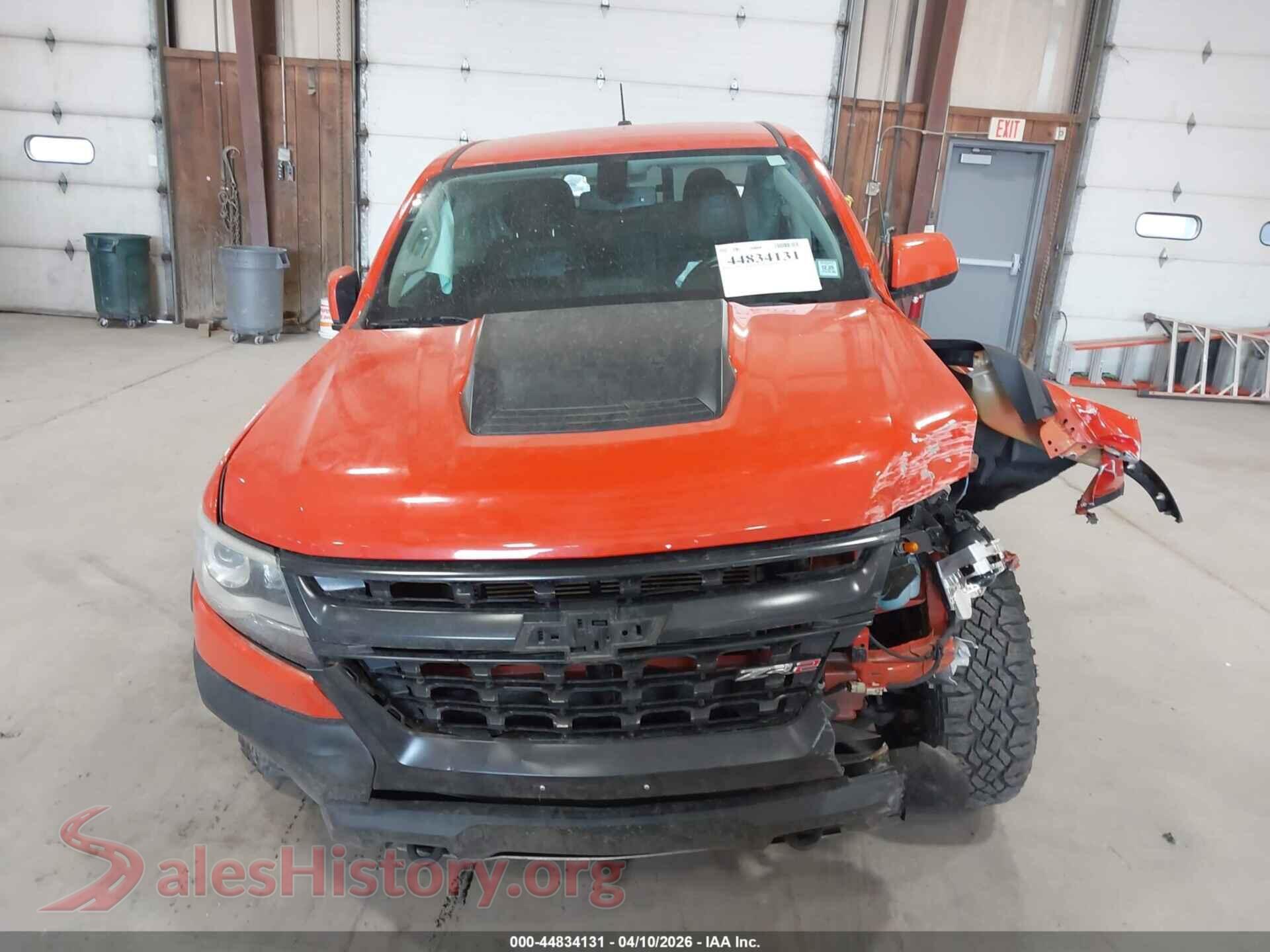 2019 CHEVROLET COLORADO VIN 1GCGTEEN9K1134123, damage close-up