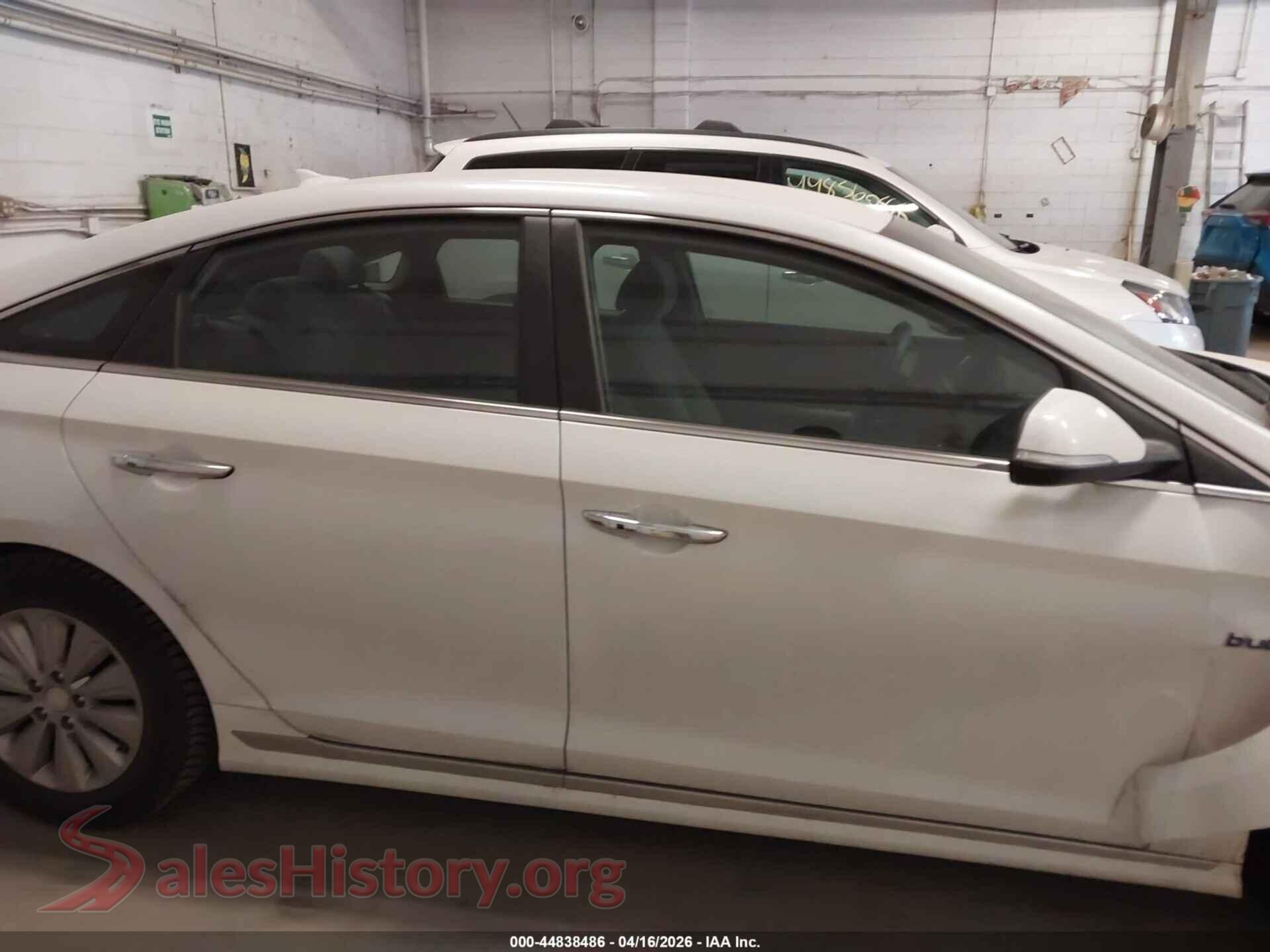 2017 HYUNDAI SONATA HYBRID VIN KMHE24L19HA048660, auction photo 13