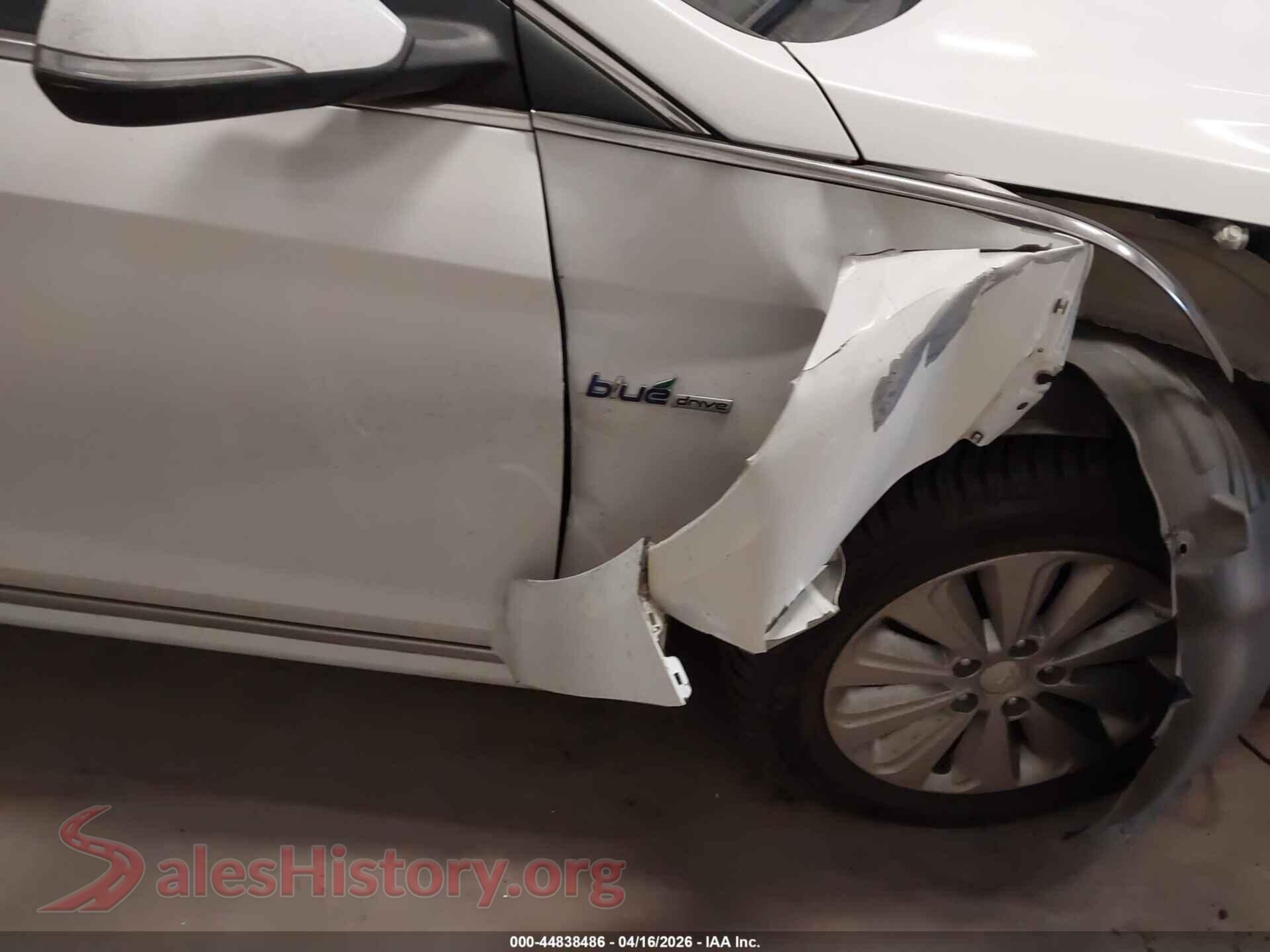 2017 HYUNDAI SONATA HYBRID VIN KMHE24L19HA048660, auction photo 18