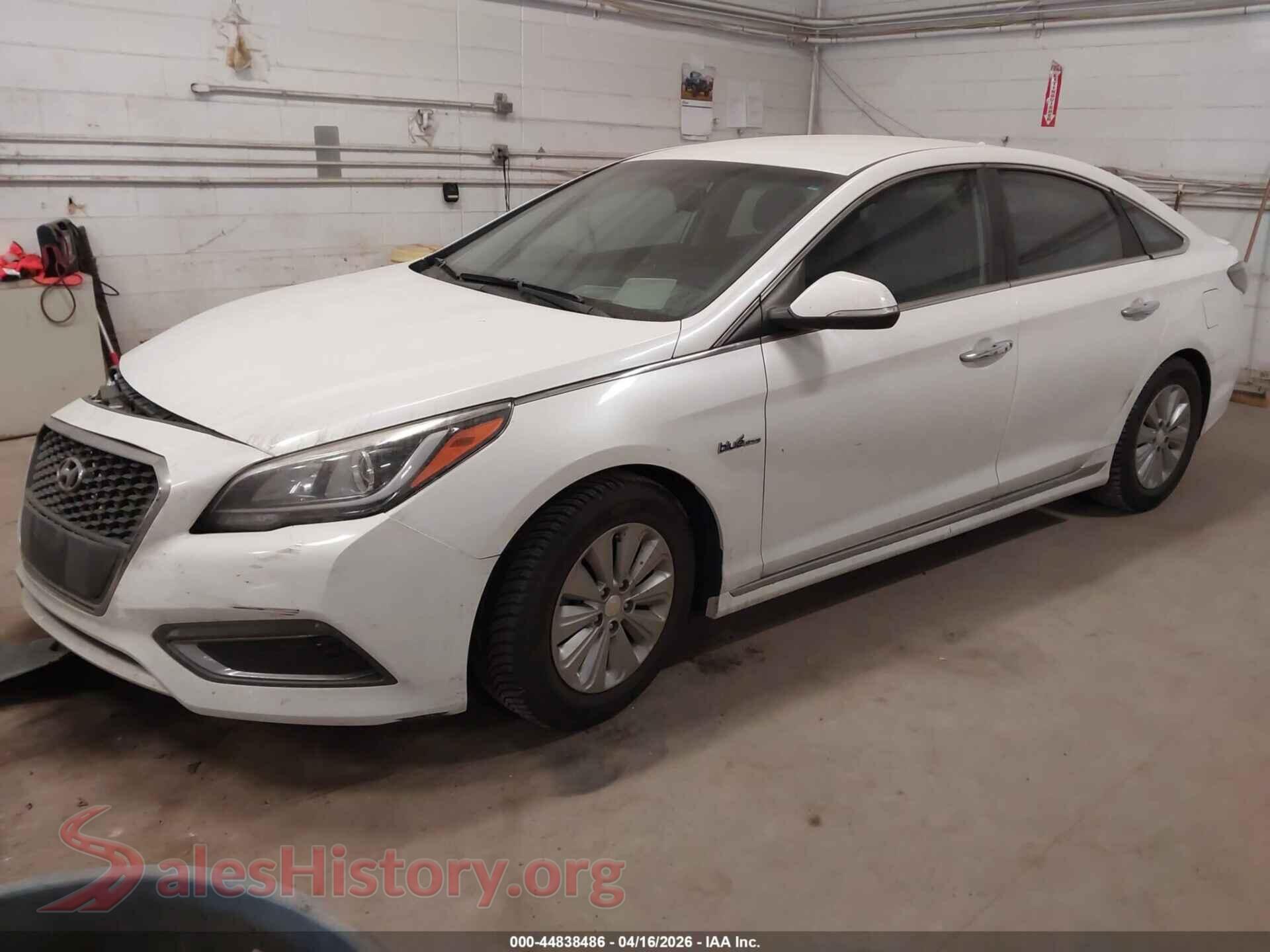 2017 HYUNDAI SONATA HYBRID VIN KMHE24L19HA048660, front view