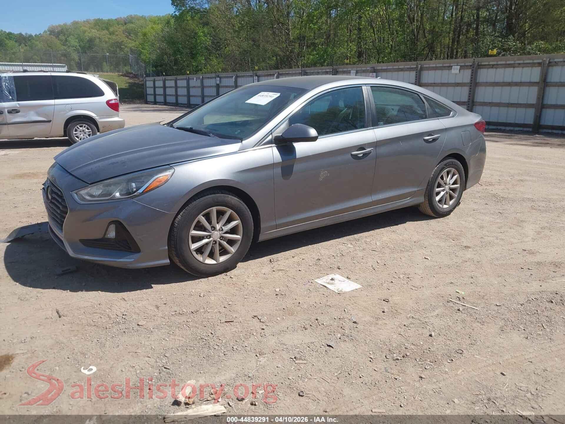 2019 HYUNDAI SONATA VIN 5NPE24AF9KH743286, front view
