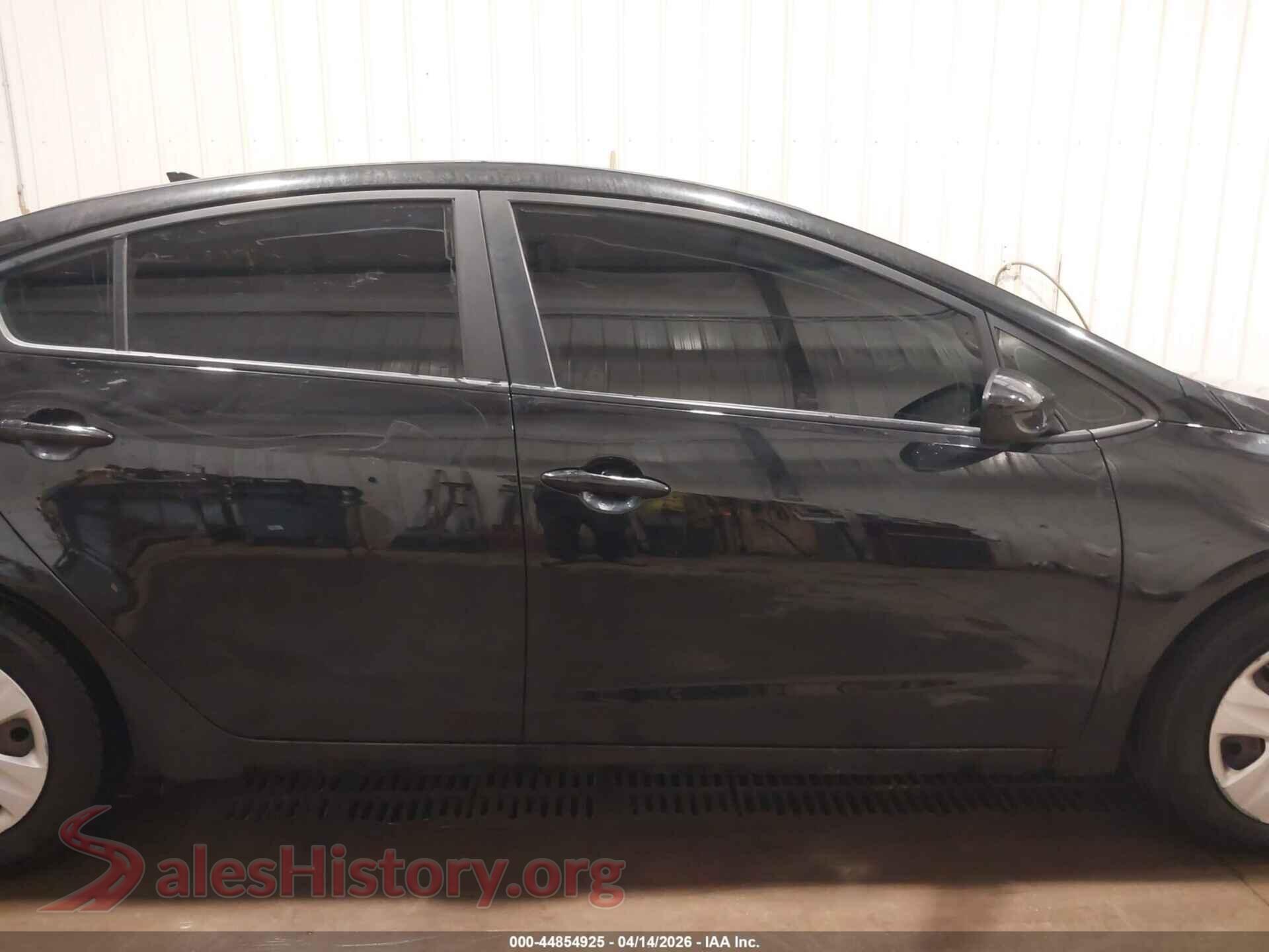 2017 KIA FORTE VIN 3KPFK4A78HE047173, auction photo 13