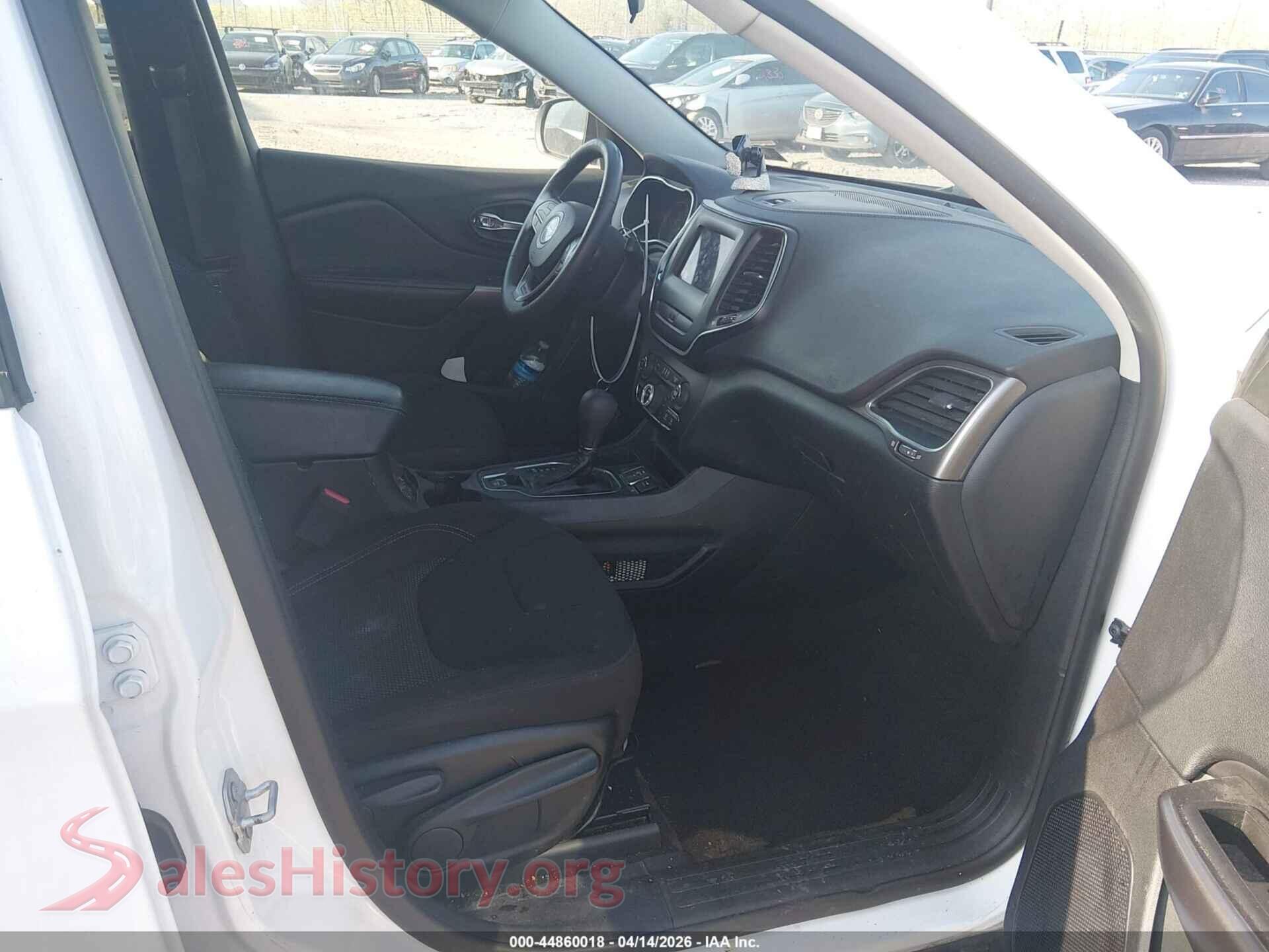 2020 JEEP CHEROKEE VIN 1C4PJLCB9LD614648, rear view