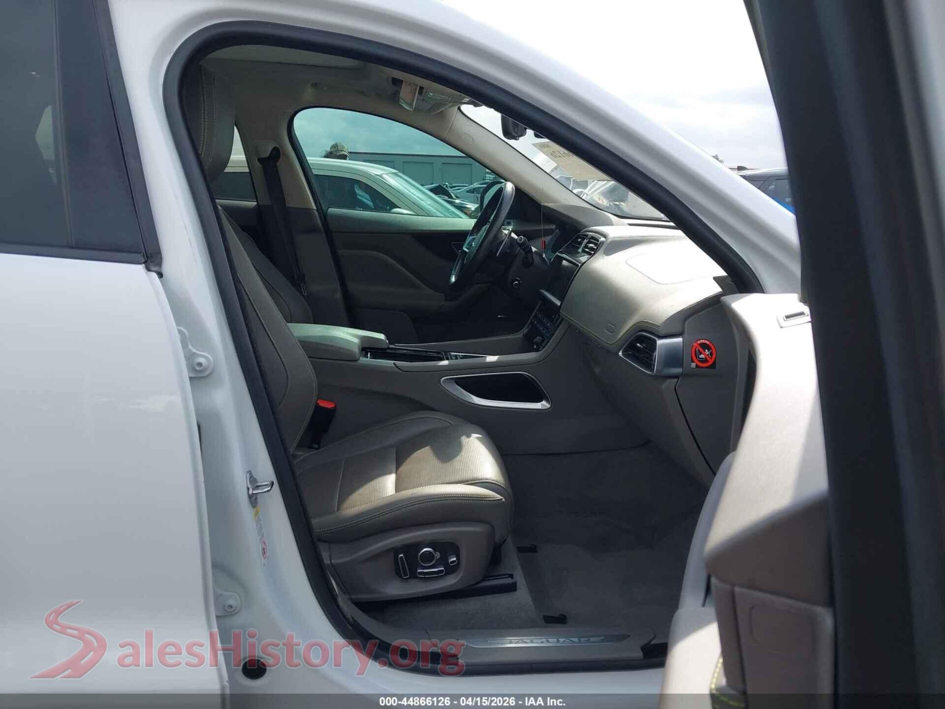 2019 JAGUAR F-PACE VIN SADCL2FX0KA392306, rear view