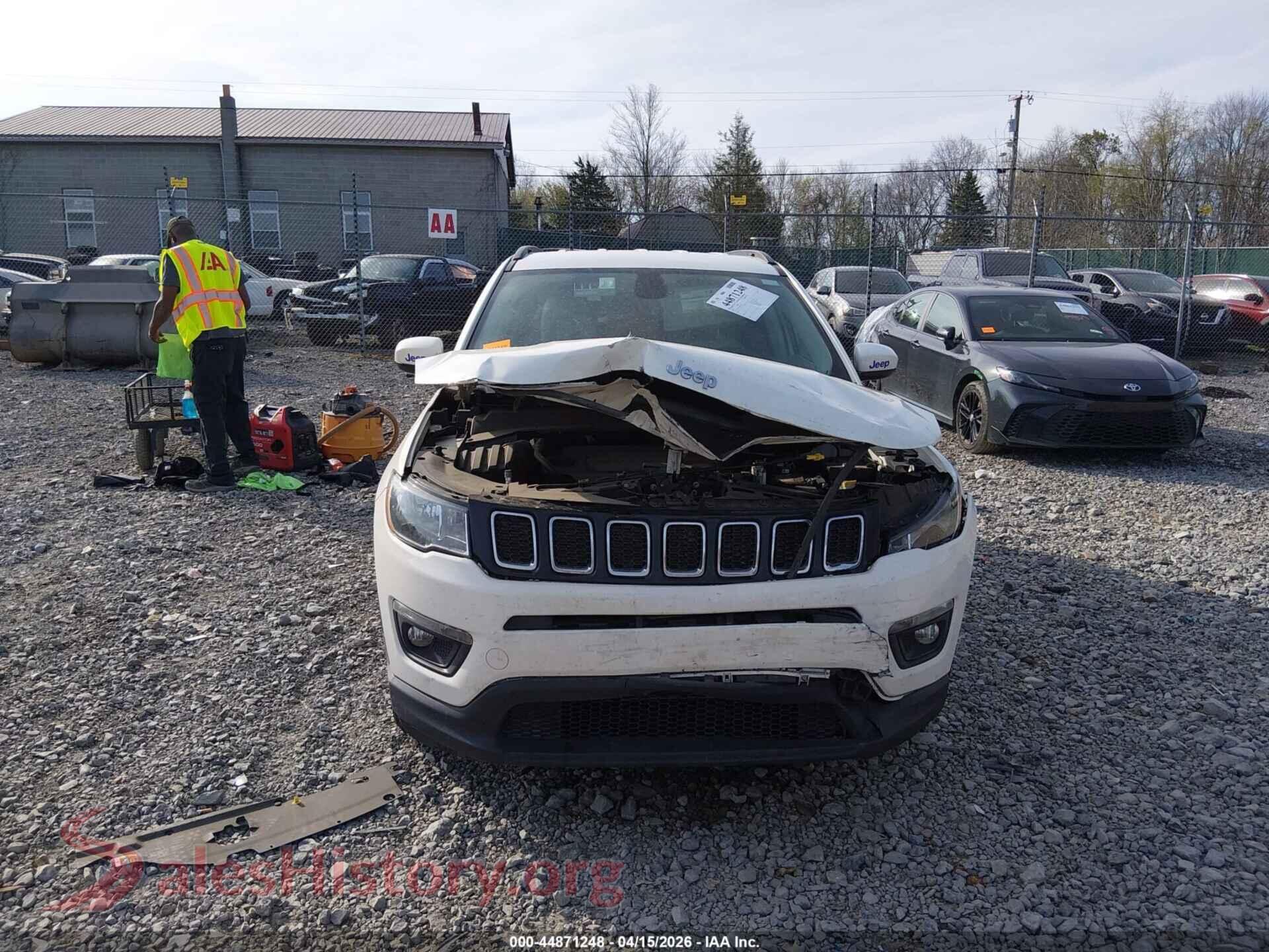 2021 JEEP COMPASS VIN 3C4NJCBB0MT592303, damage close-up