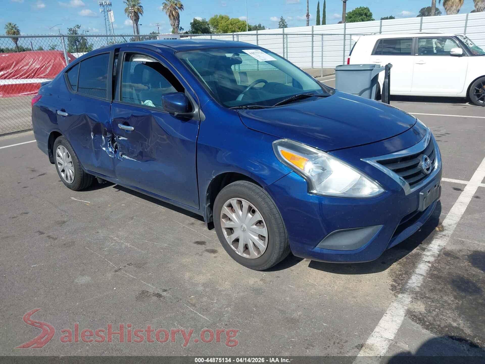 3N1CN7AP1JL882824 2018 NISSAN VERSA