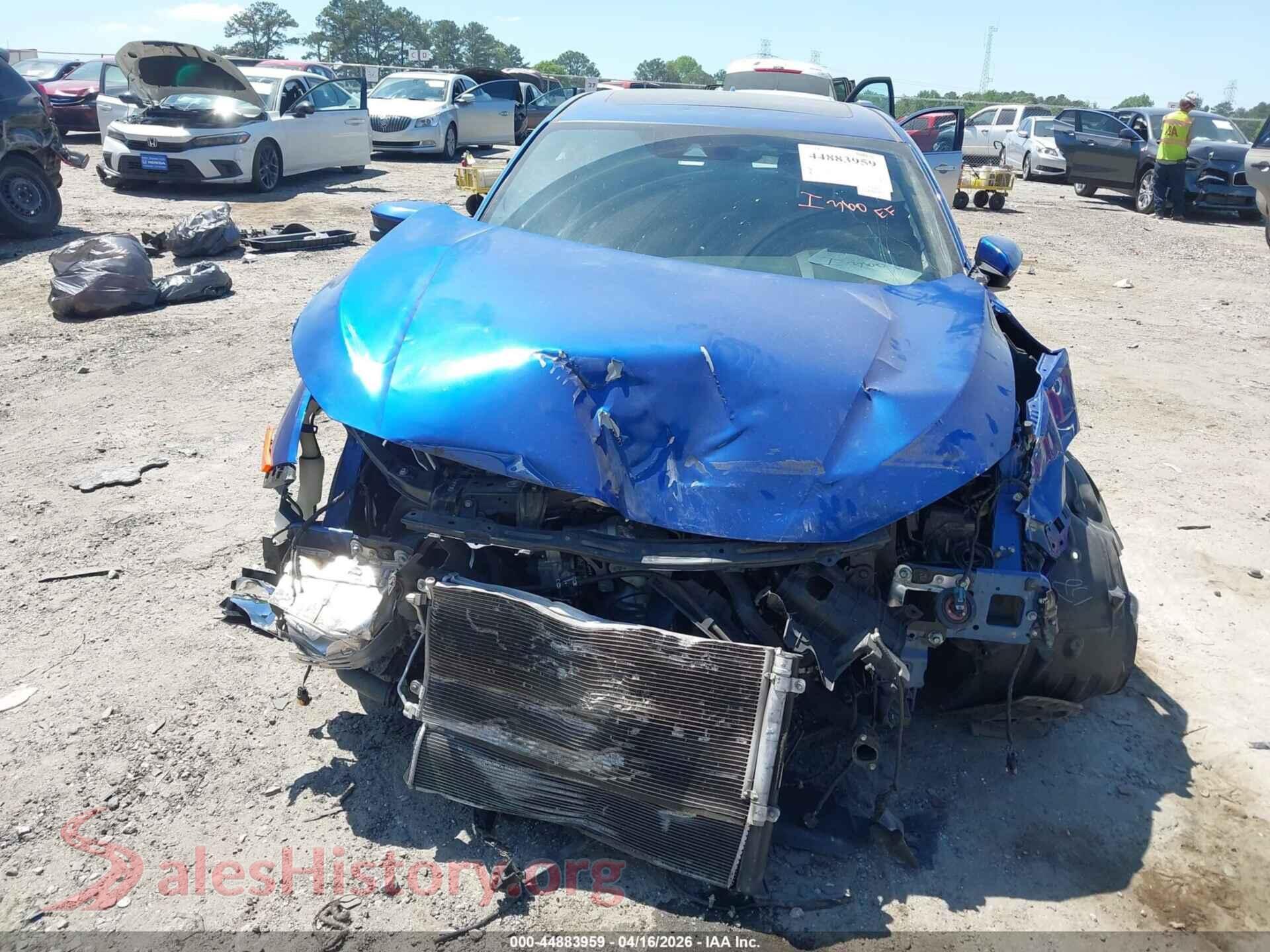 2019 HONDA CIVIC VIN SHHFK7H62KU226808, damage close-up