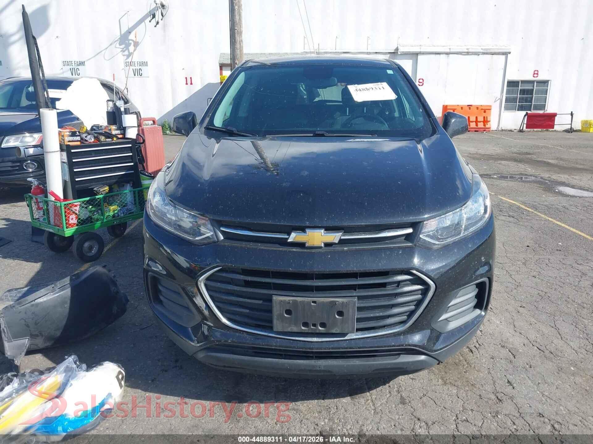 2020 CHEVROLET TRAX VIN KL7CJKSB8LB326560, damage close-up