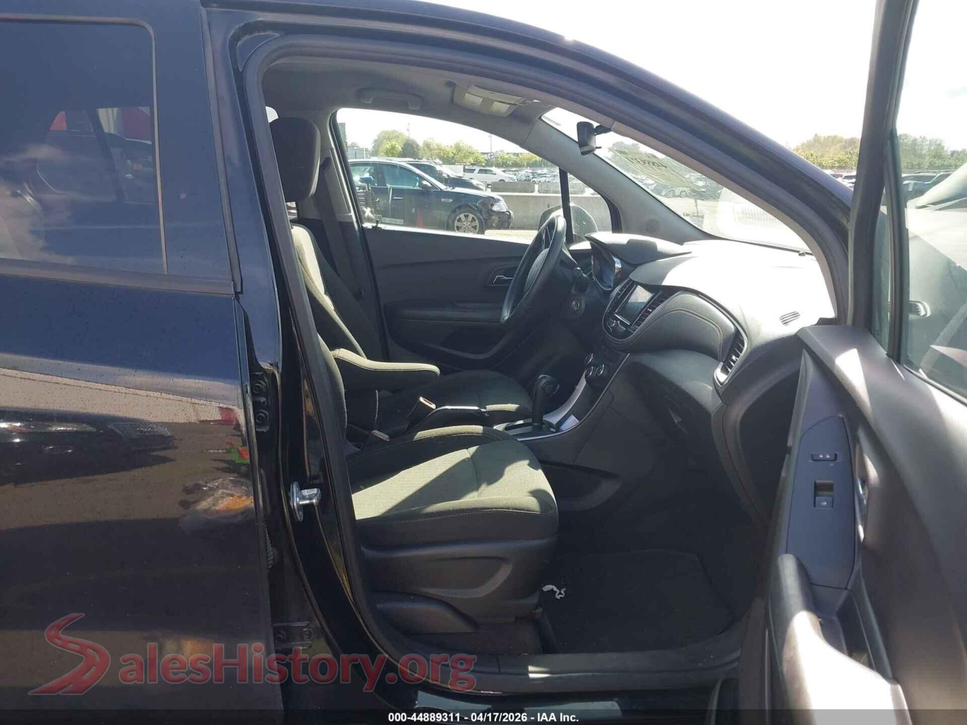 2020 CHEVROLET TRAX VIN KL7CJKSB8LB326560, rear view