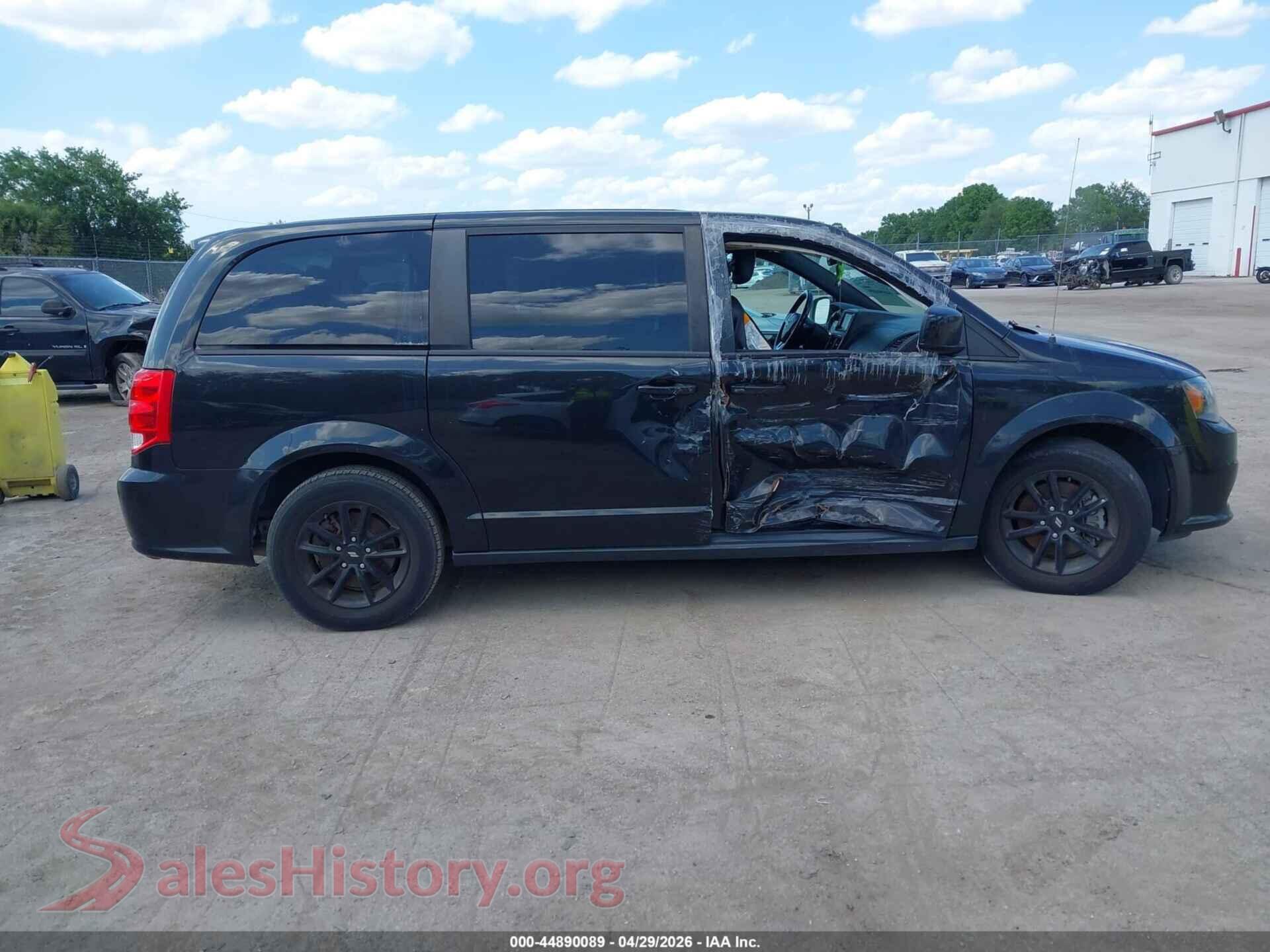 2019 DODGE GRAND CARAVAN VIN 2C4RDGEG8KR711870, damage close-up