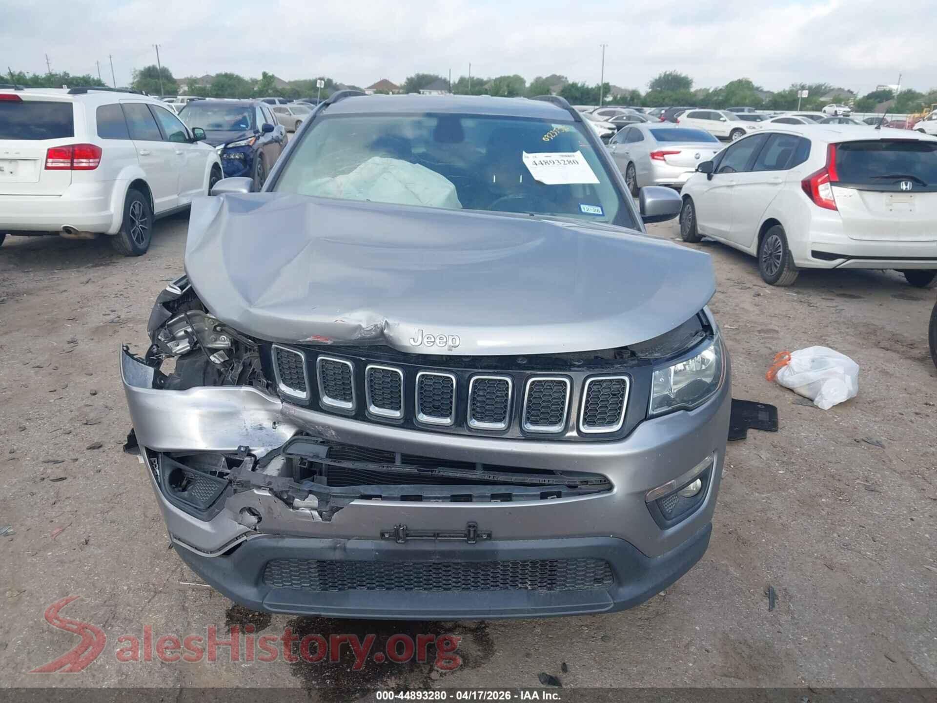 2018 JEEP COMPASS VIN 3C4NJCBB3JT272369, damage close-up