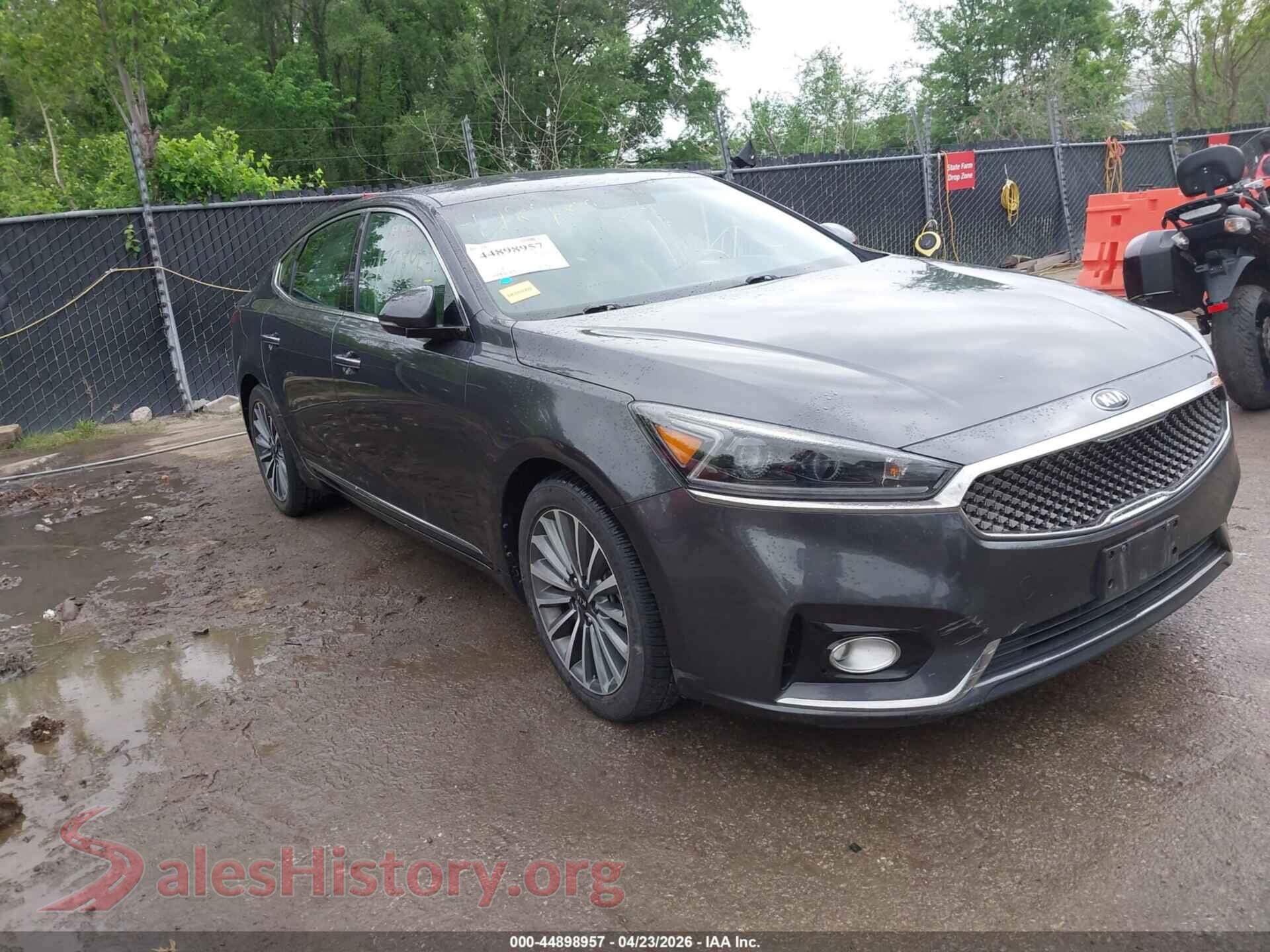 KNALB4J18J5105067 2018 KIA CADENZA