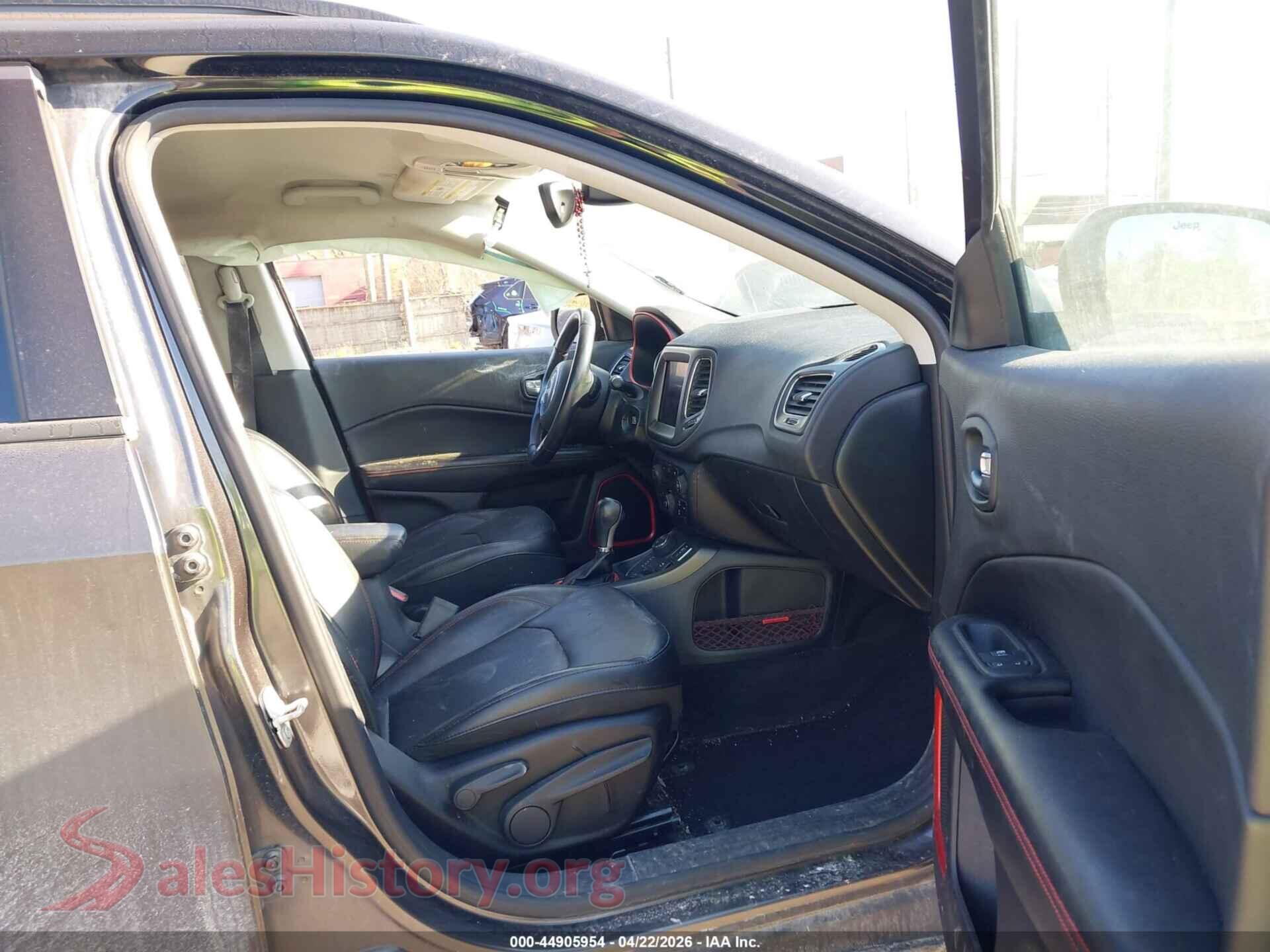 2018 JEEP COMPASS VIN 3C4NJDDB7JT201596, rear view