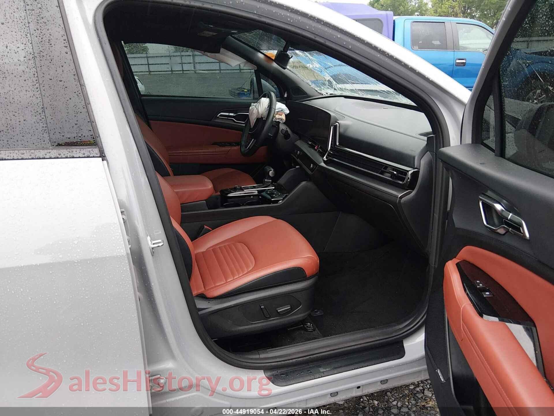 2024 KIA SPORTAGE VIN 5XYK53DF9RG180449, rear view