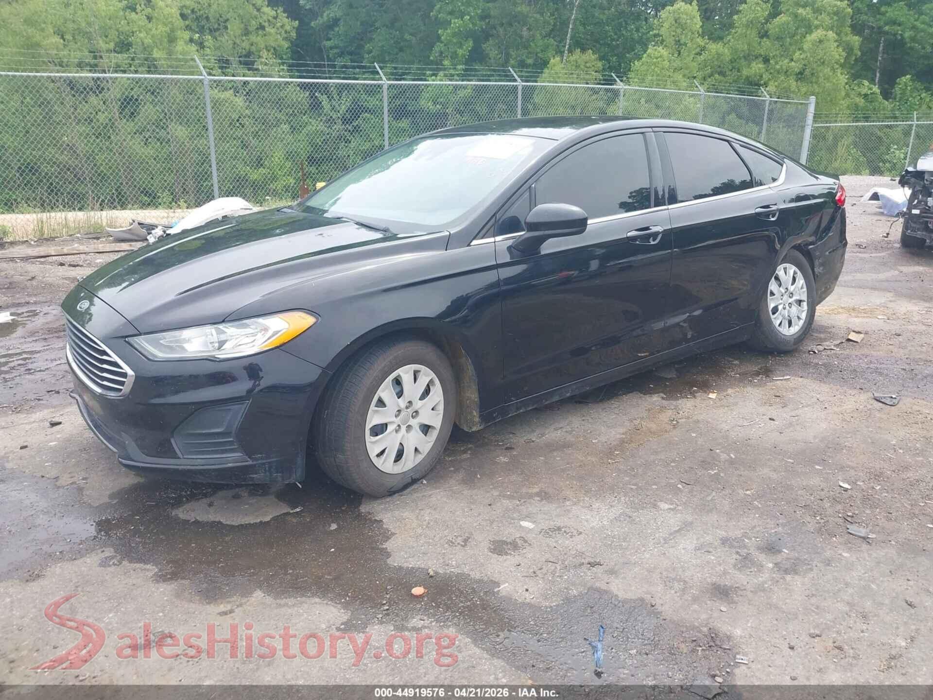 2019 FORD FUSION VIN 3FA6P0G78KR215434, front view