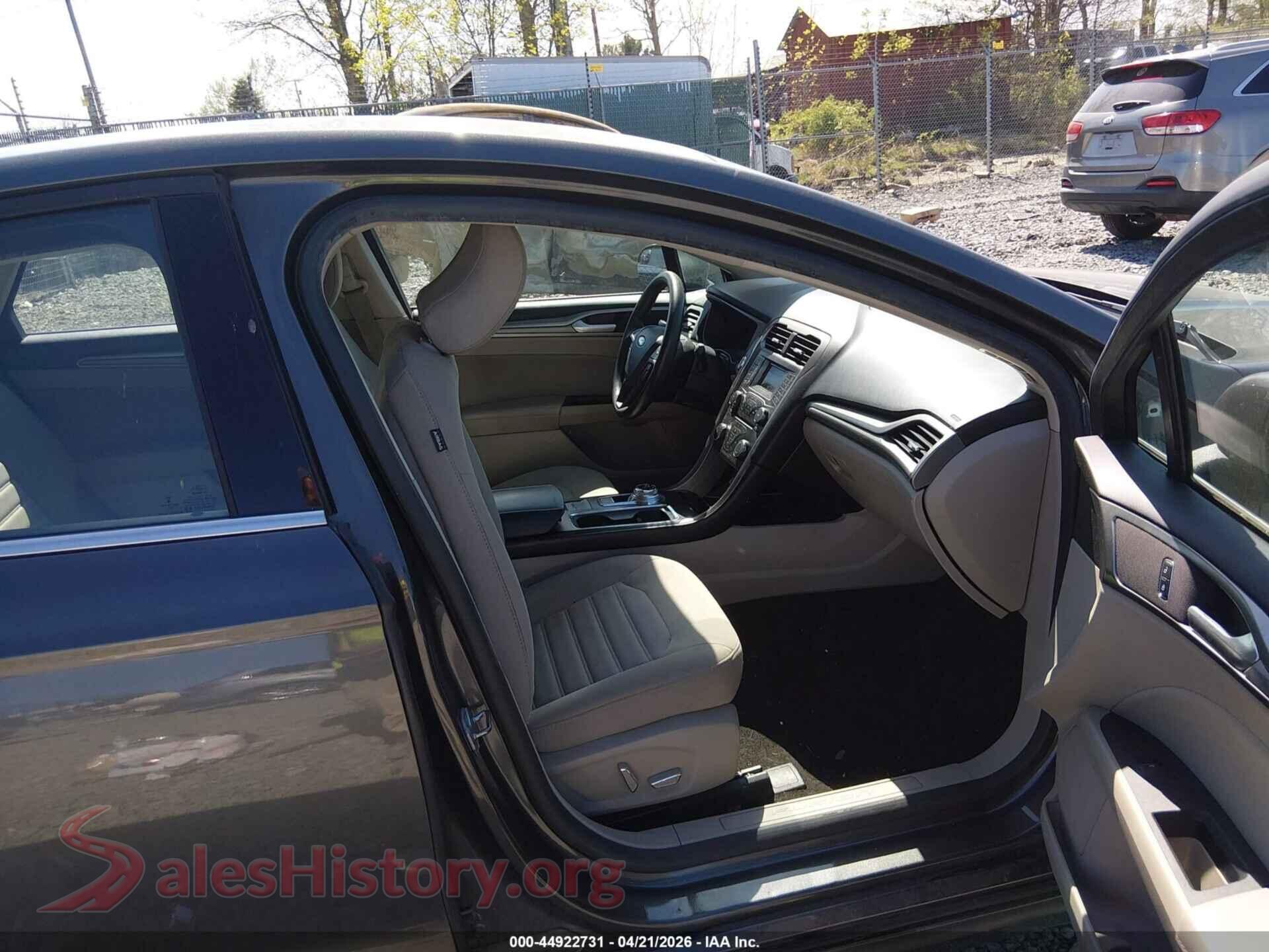 2018 FORD FUSION VIN 3FA6P0H71JR104124, rear view