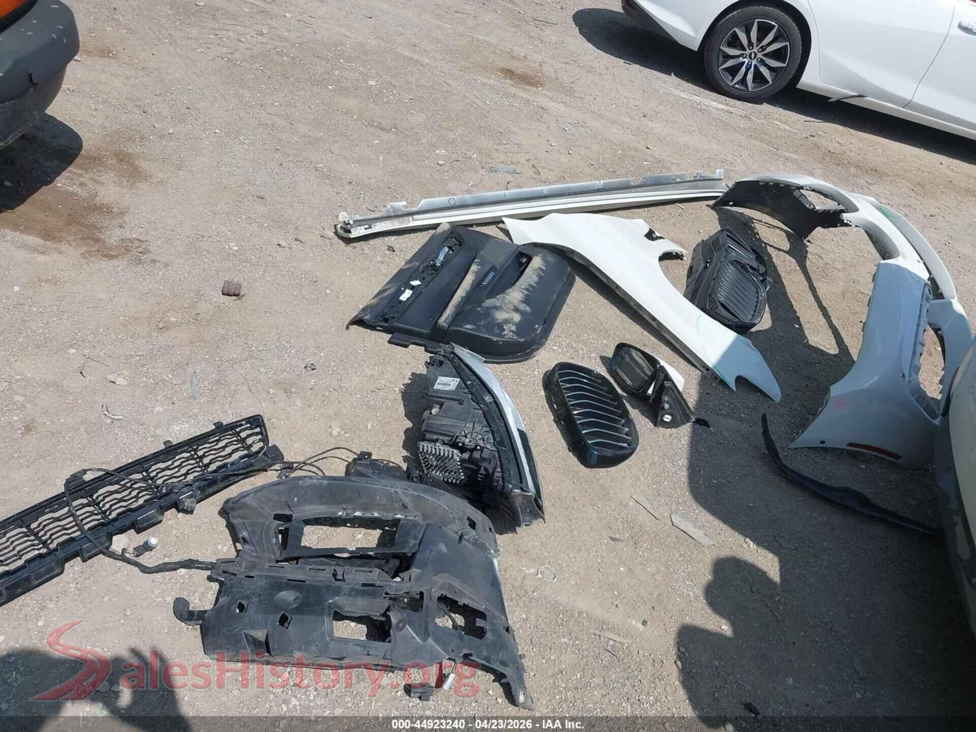 2018 BMW 740I VIN WBA7E2C54JB216293, damage close-up