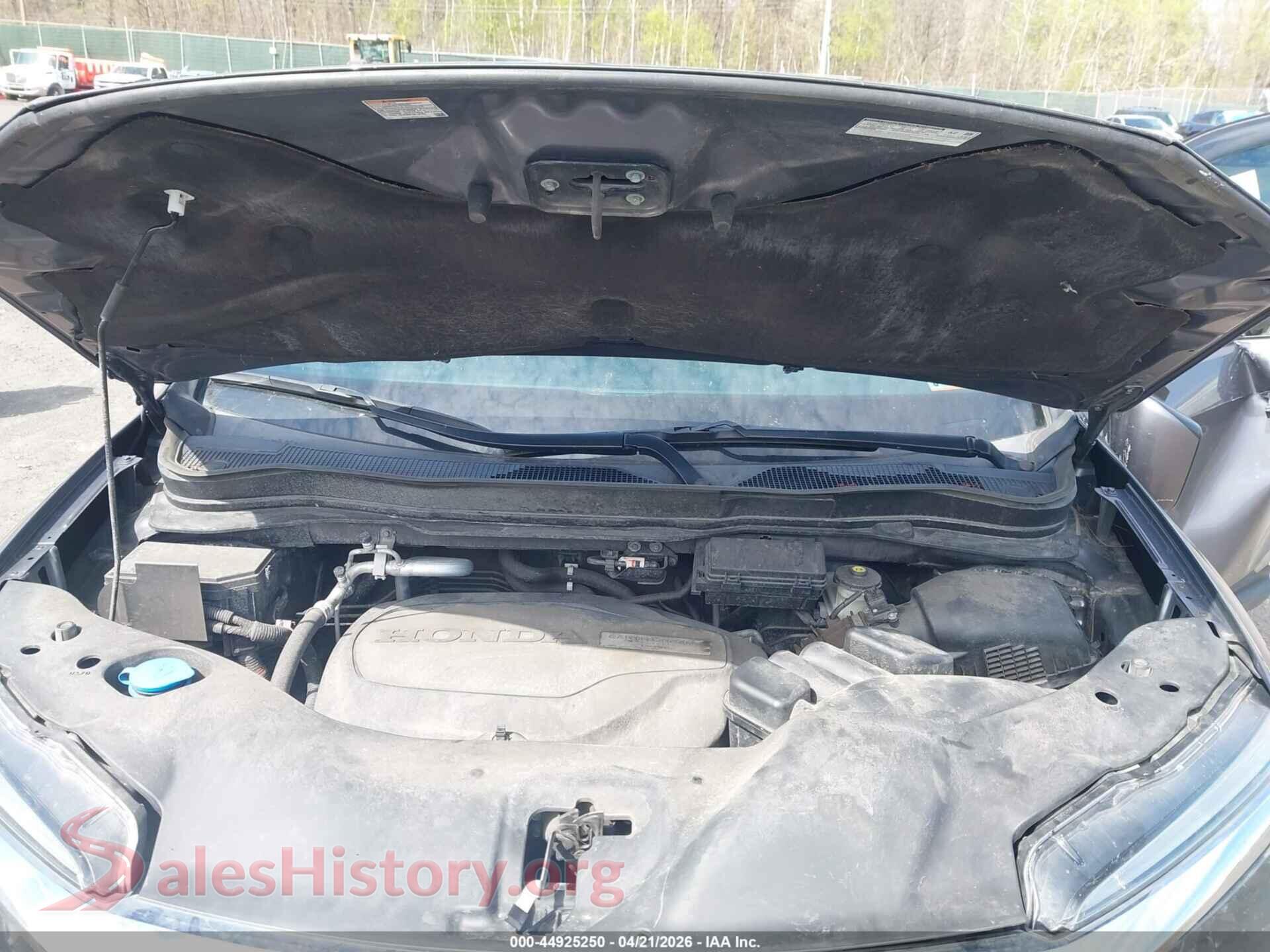 2019 HONDA PILOT VIN 5FNYF6H52KB059852, interior dashboard