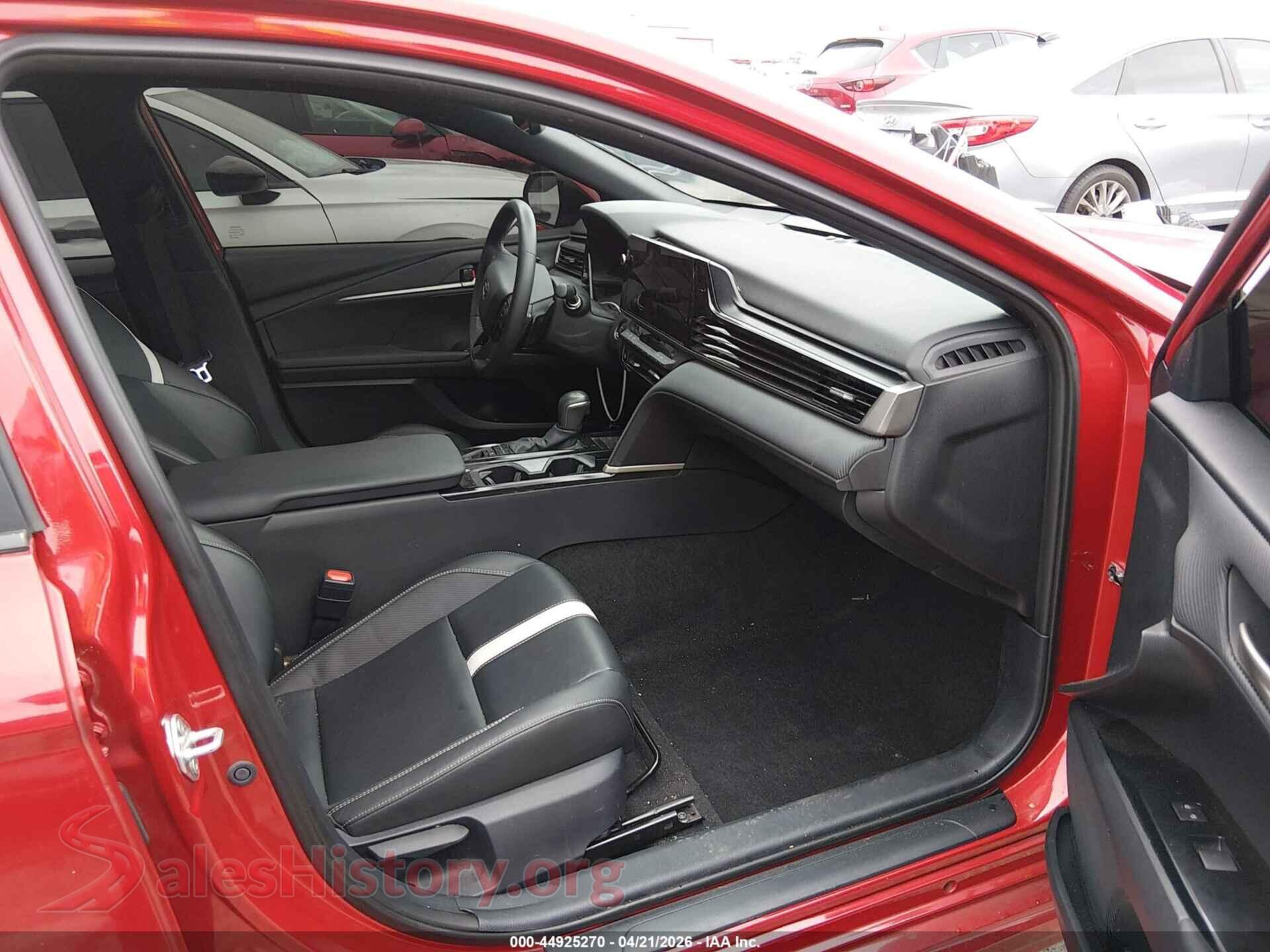 2025 TOYOTA CAMRY VIN 4T1DAACK0SU026493, rear view