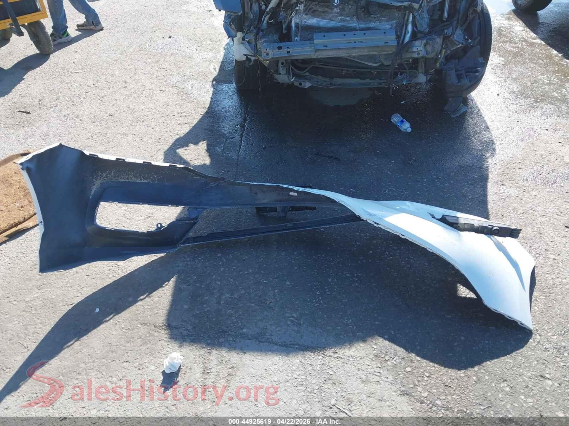 2017 HONDA ACCORD VIN 1HGCR2F85HA064246, damage close-up