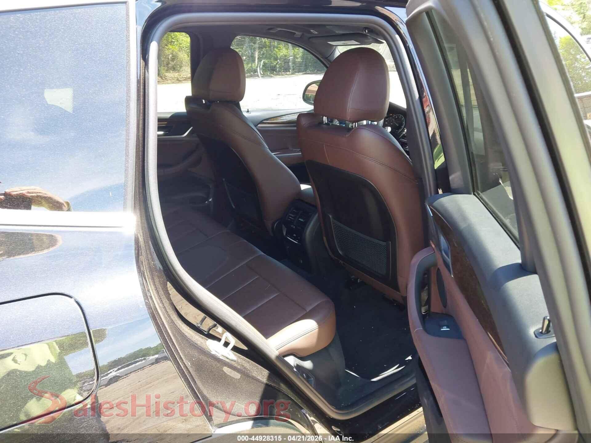 2019 BMW X3 VIN 5UXTR7C5XKLF26027, front passenger side