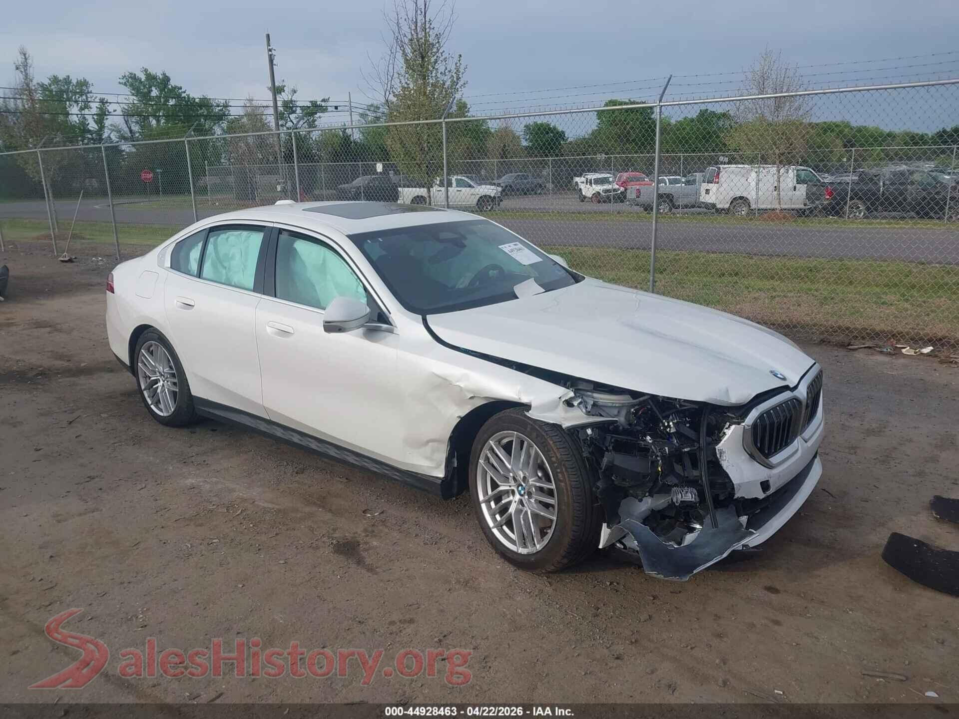 WBA53FJ01RCS00487 2024 BMW 530I