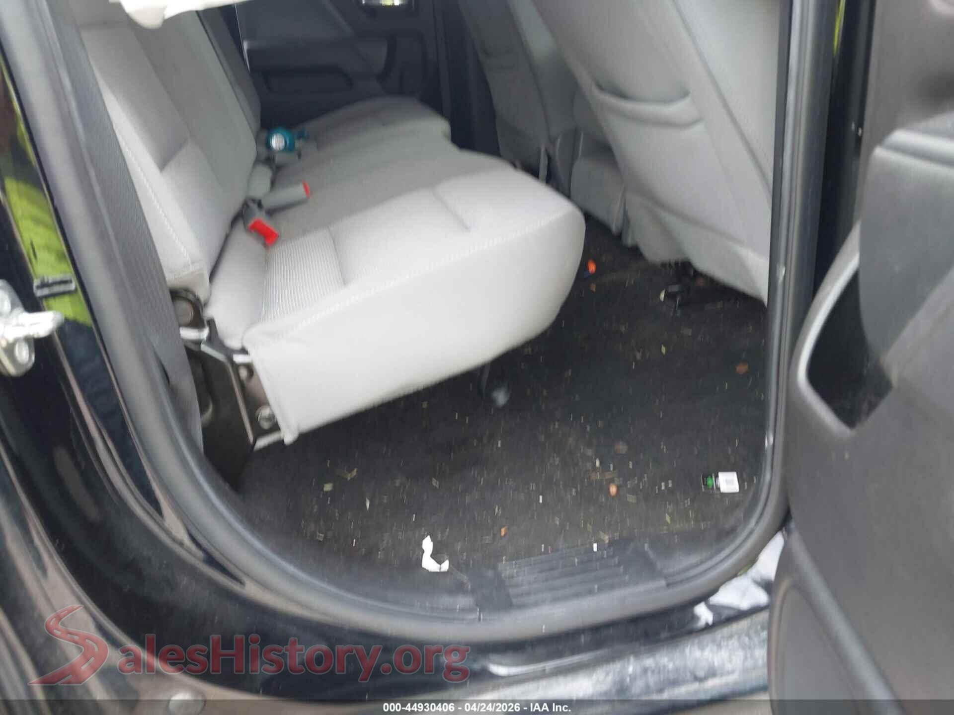 2018 CHEVROLET SILVERADO 1500 VIN 1GCRCPEC0JZ121344, front passenger side