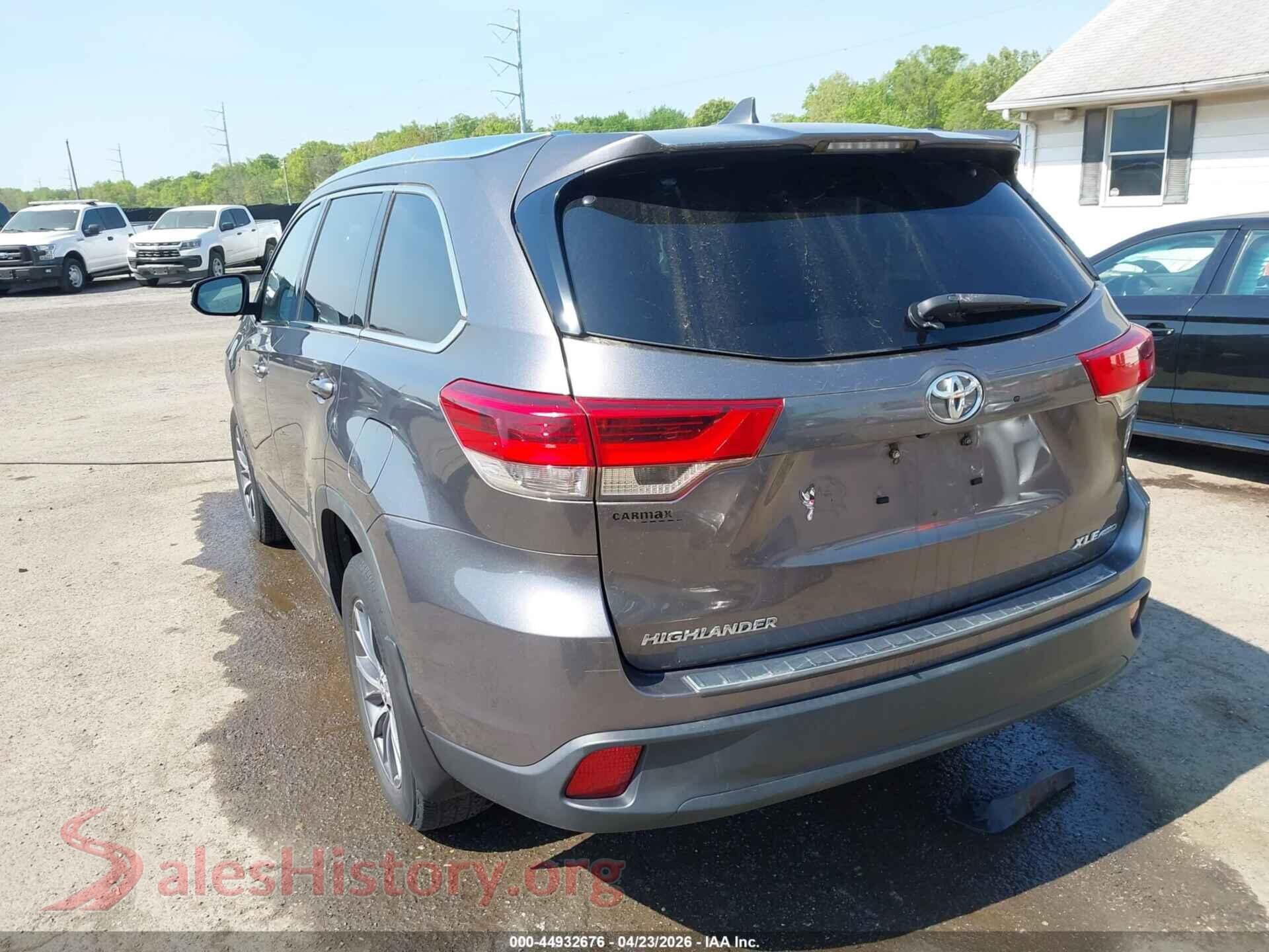 2019 TOYOTA HIGHLANDER VIN 5TDJZRFH7KS610439, driver side view