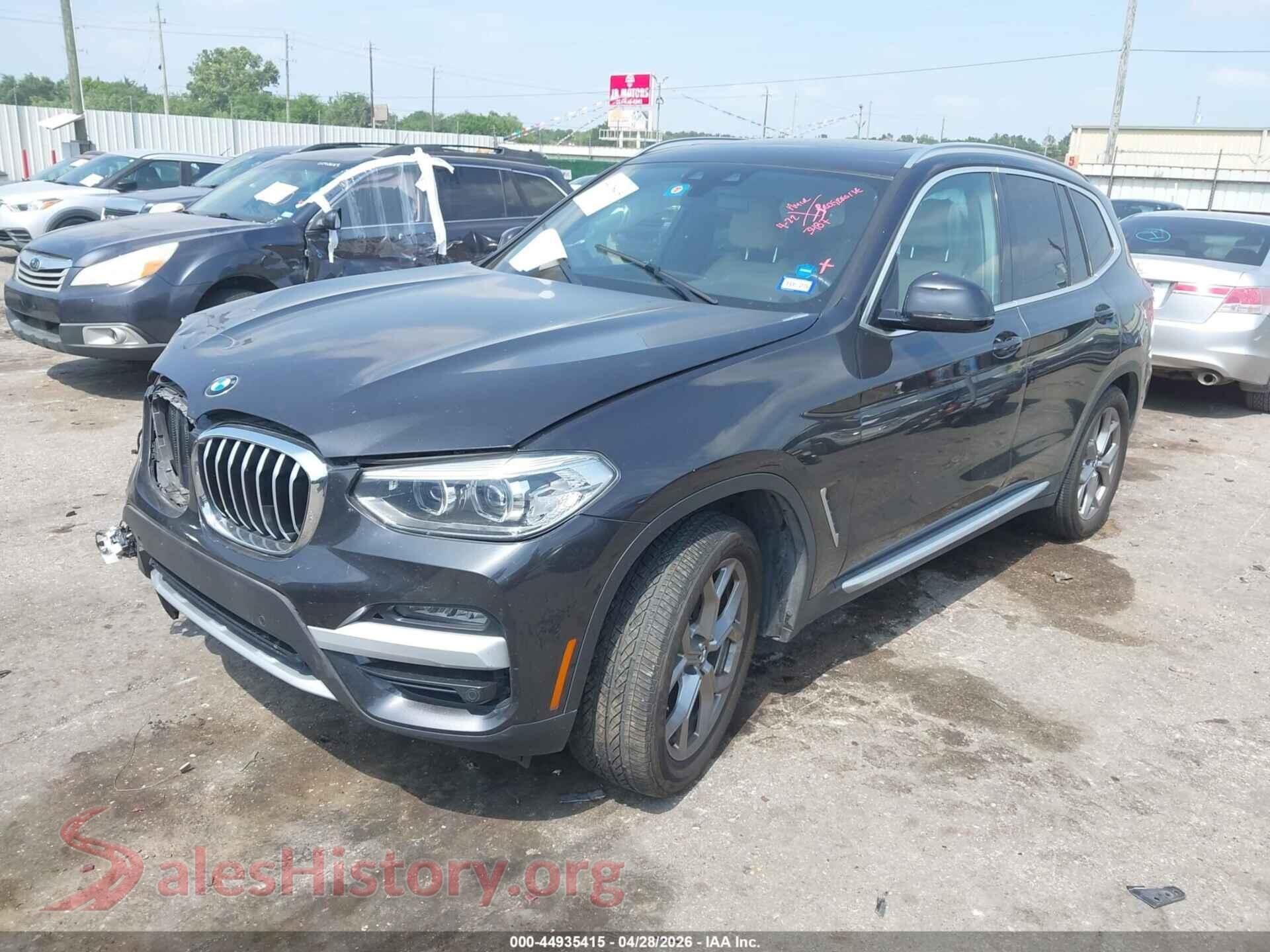 2020 BMW X3 VIN 5UXTY3C01LLU72521, front view