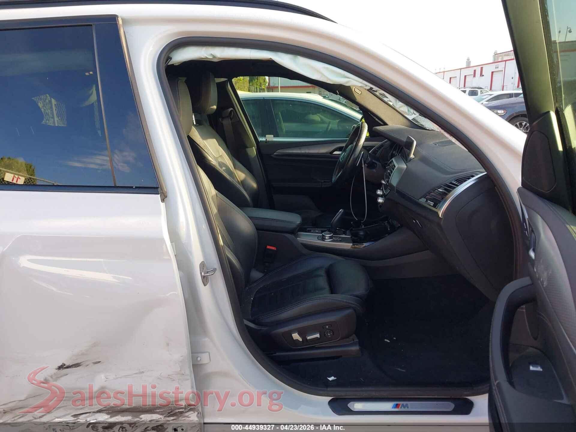 2020 BMW X3 VIN 5UXTY3C06L9B39375, rear view