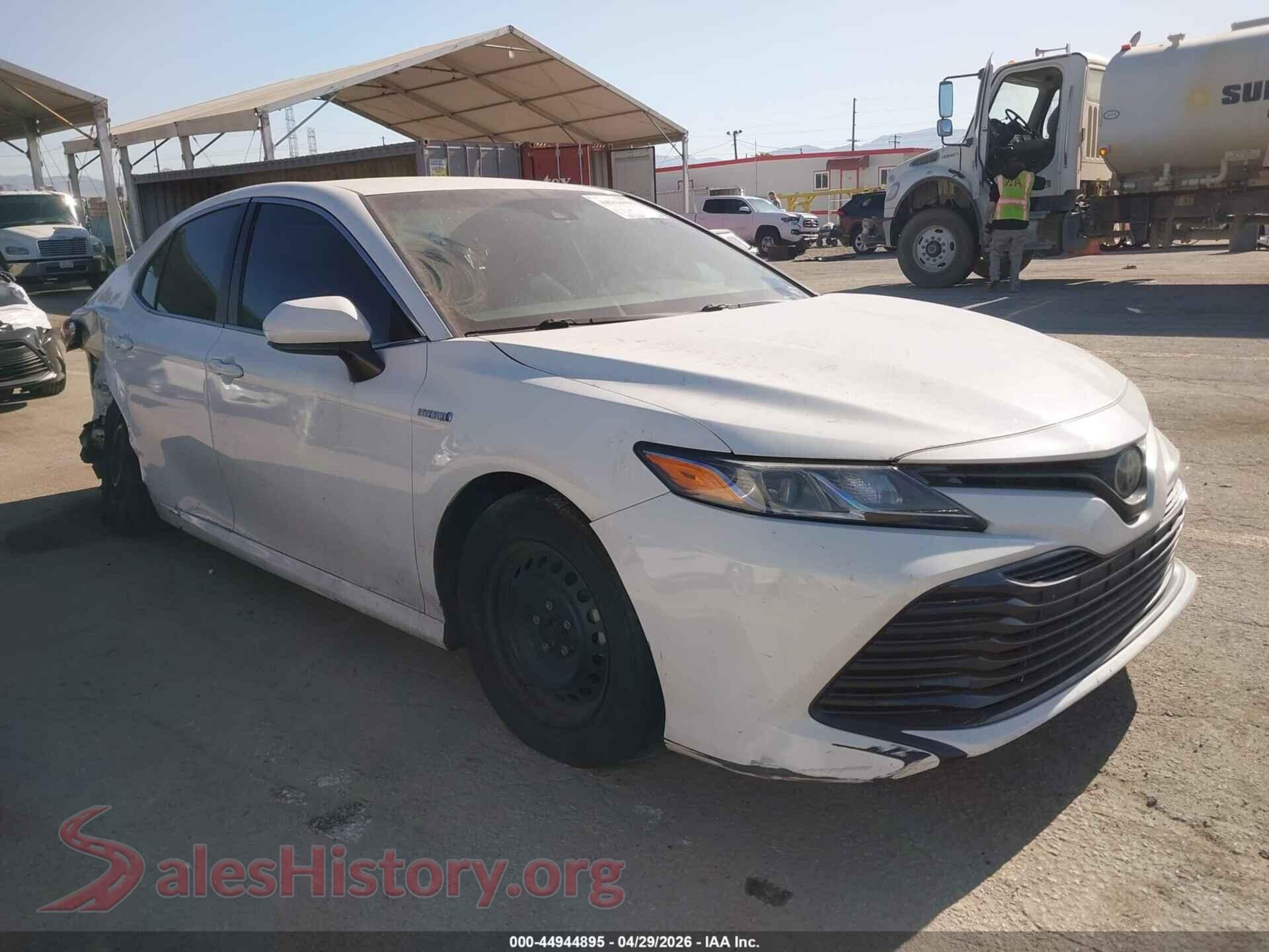 2018 TOYOTA CAMRY HYBRID VIN 4T1B31HK5JU001954, auction photo