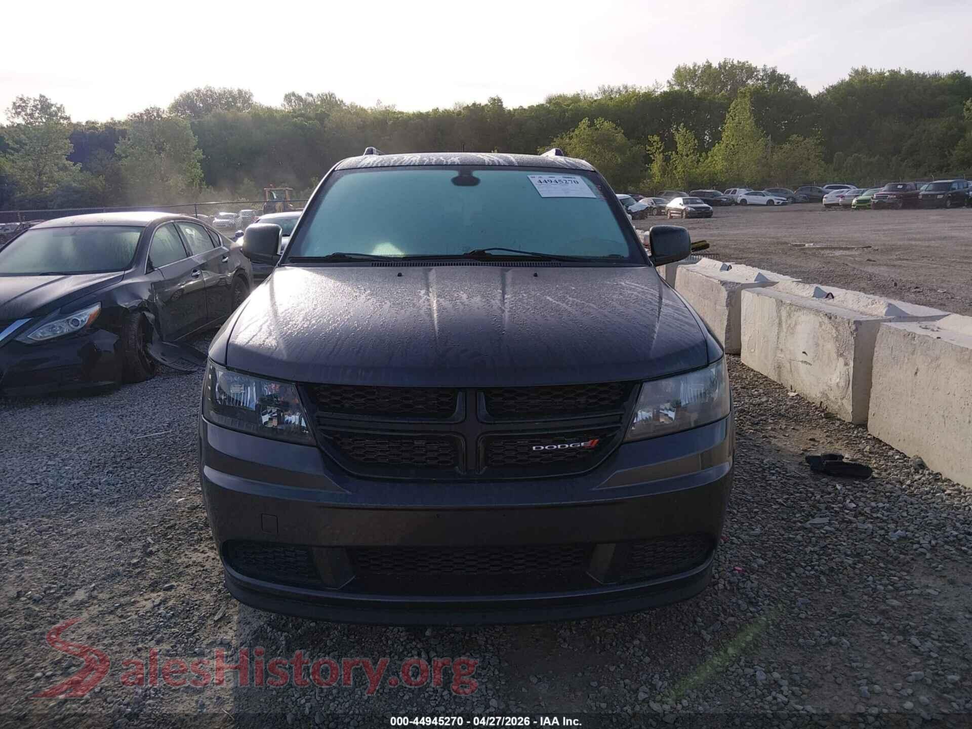 2018 DODGE JOURNEY VIN 3C4PDCAB9JT517001, damage close-up