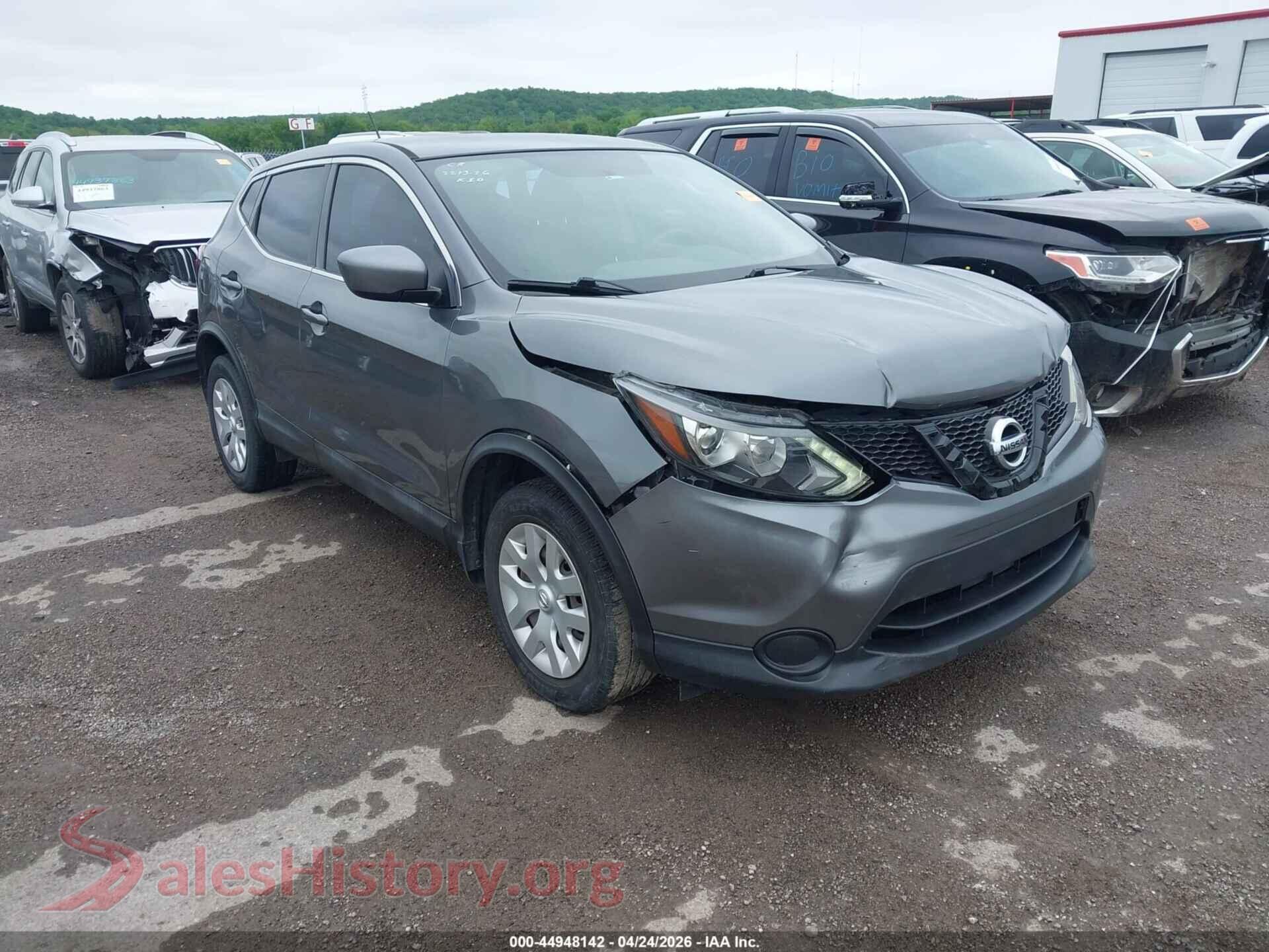 JN1BJ1CP2JW107542 2018 NISSAN ROGUE SPORT