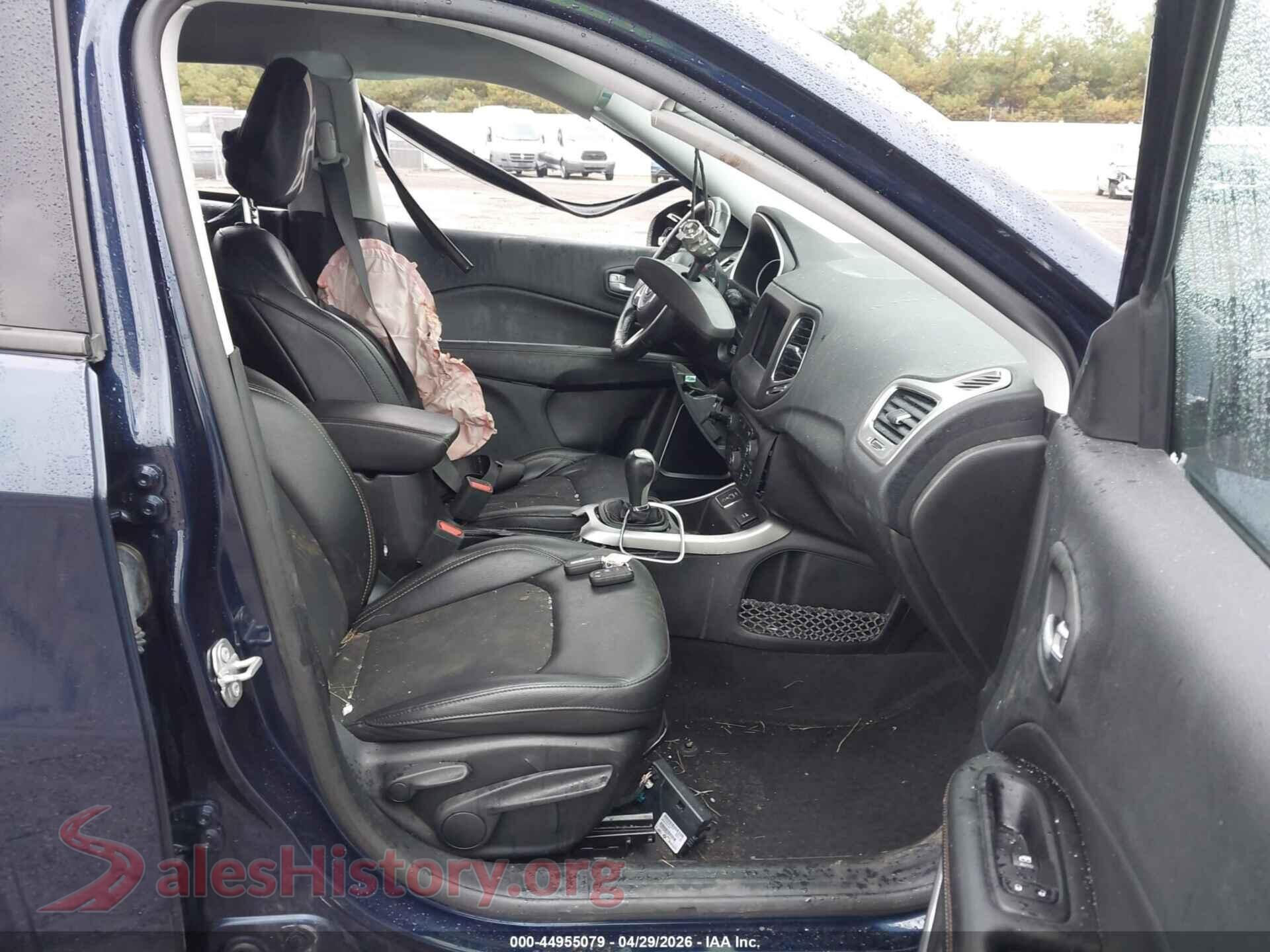 2019 JEEP COMPASS VIN 3C4NJCBB1KT636242, rear view