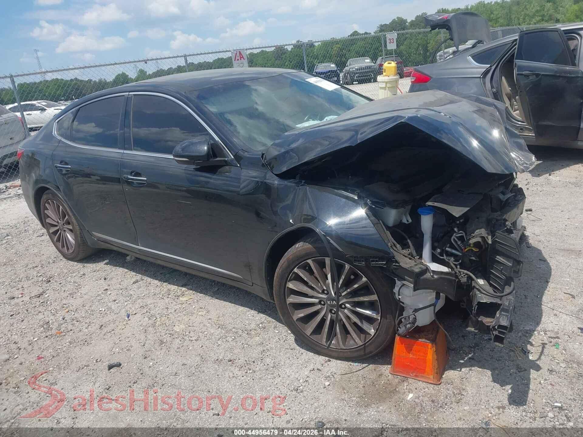 KNALC4J13H5068145 2017 KIA CADENZA