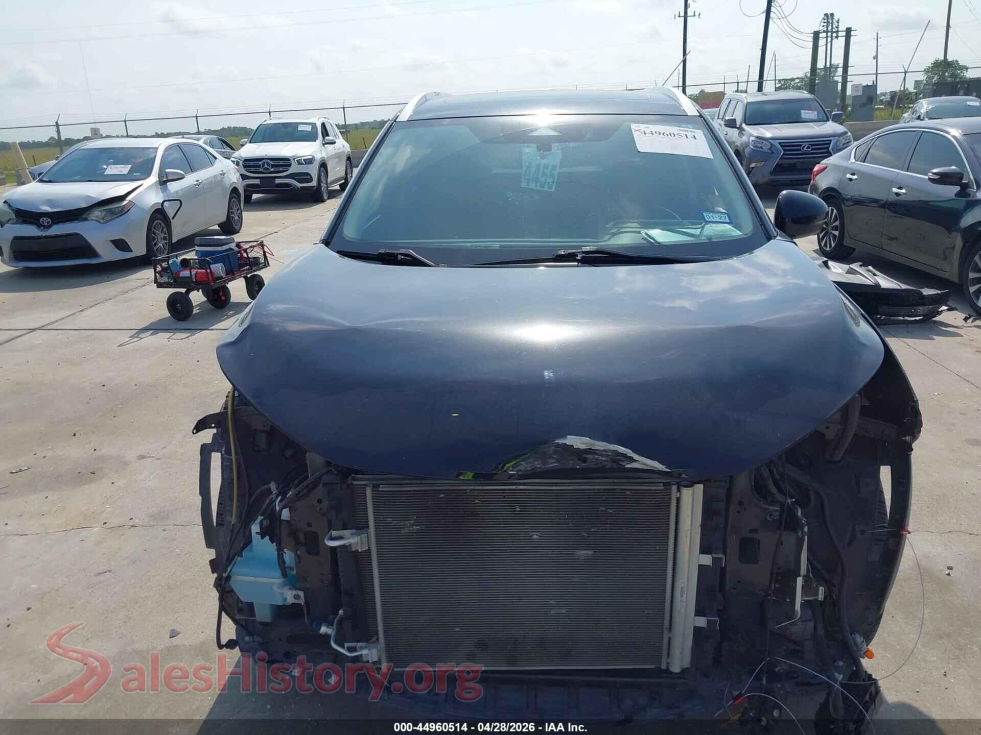 2021 NISSAN ROGUE VIN 5N1AT3CA1MC706721, damage close-up