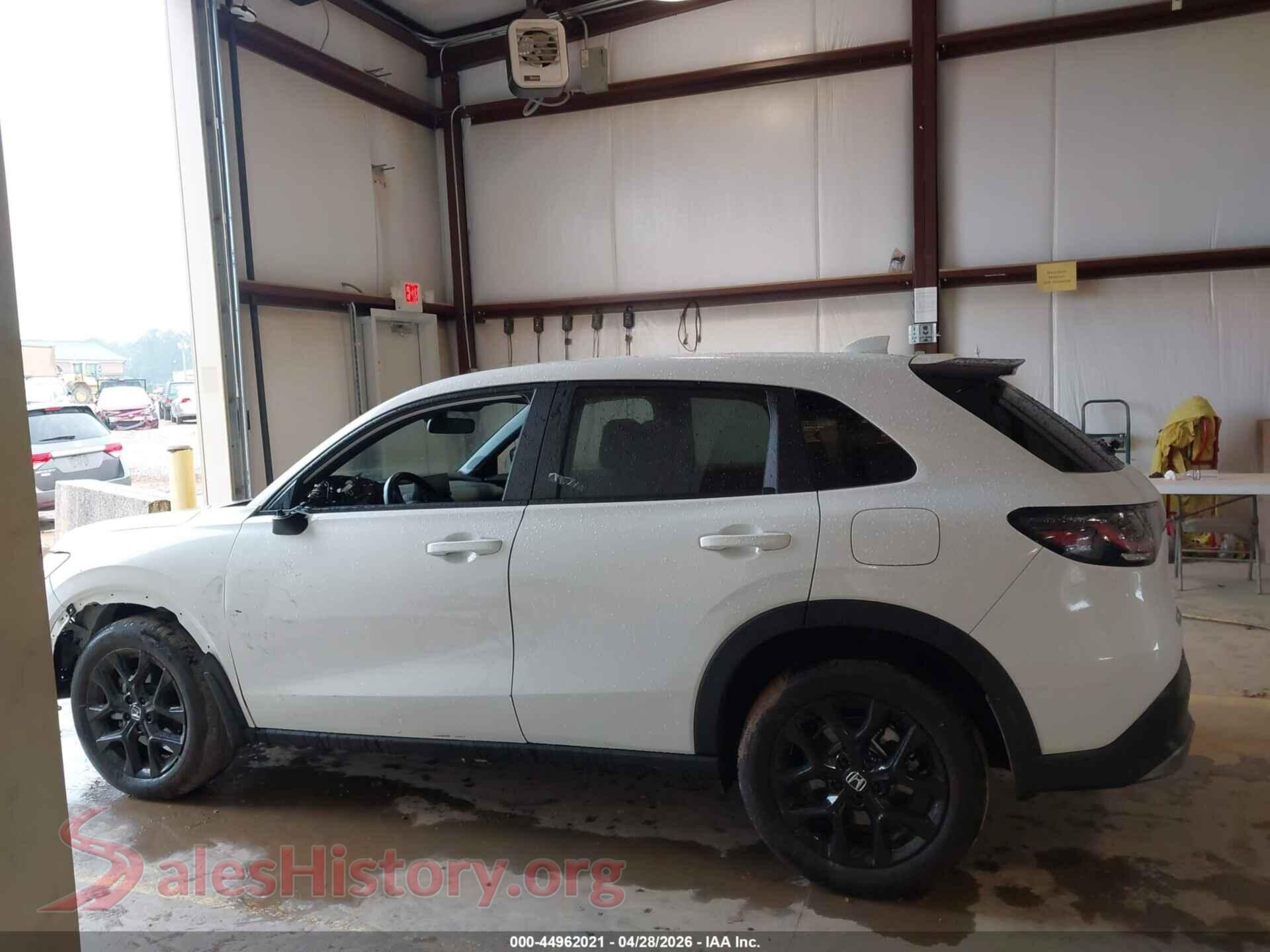 2025 HONDA HR-V VIN 3CZRZ2H56SM748495, auction photo 14