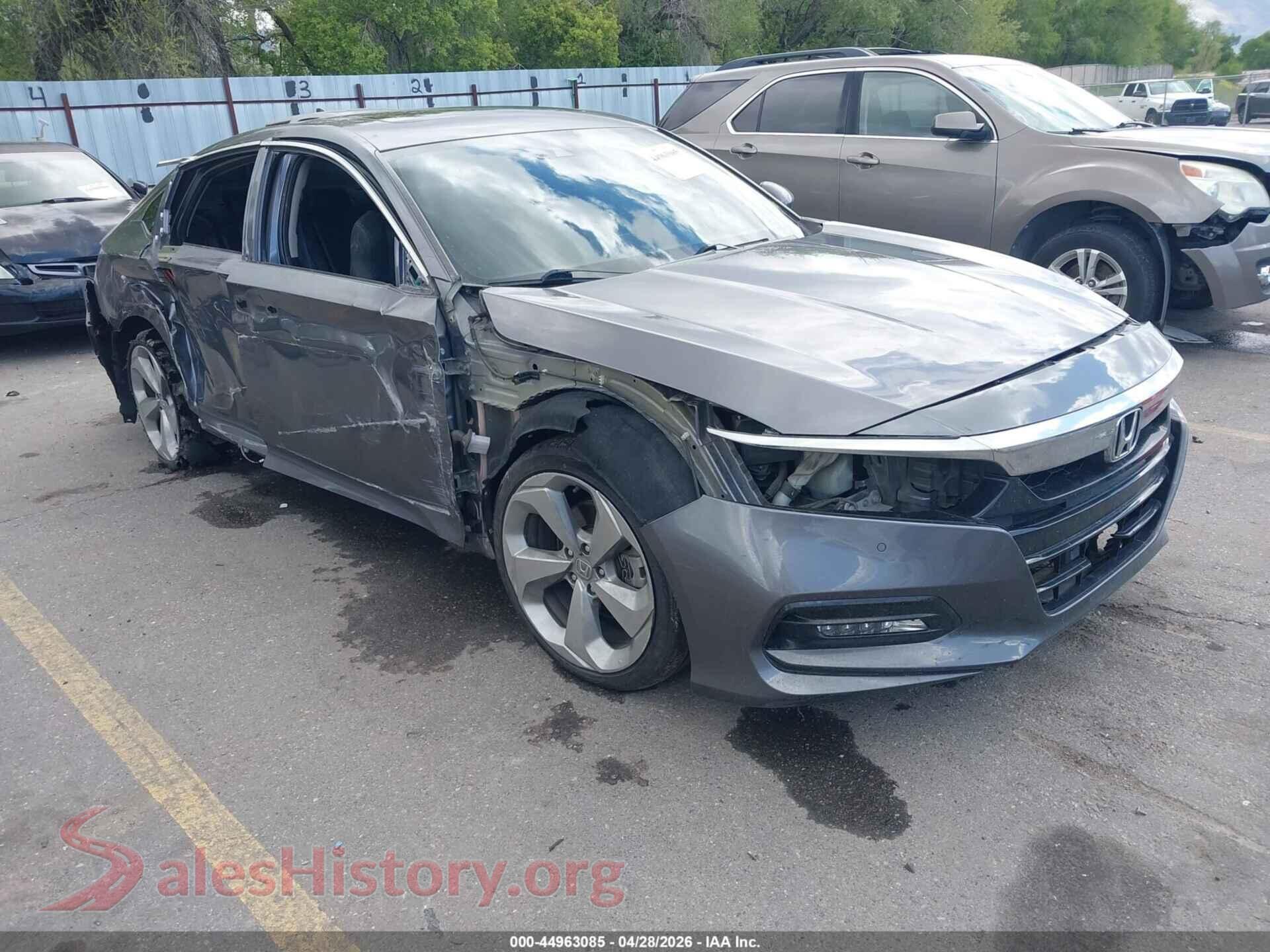 1HGCV2F92JA029805 2018 HONDA ACCORD