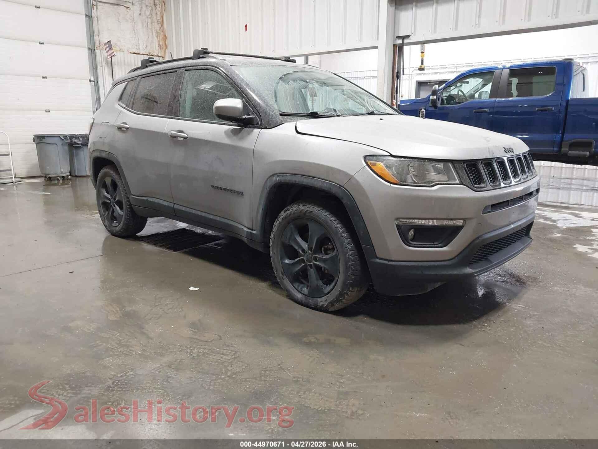 3C4NJDBB5JT323957 2018 JEEP COMPASS
