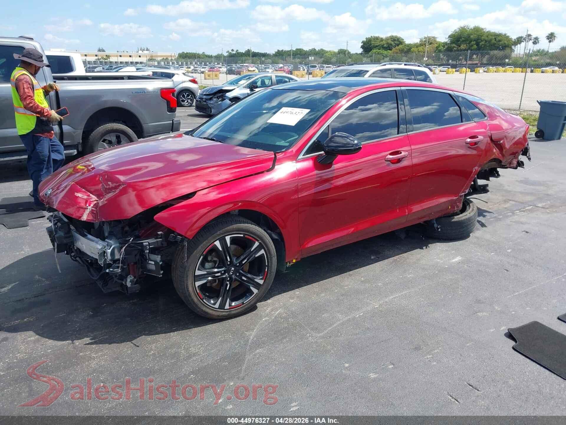 2021 KIA K5 VIN 5XXG64J25MG062051, front view