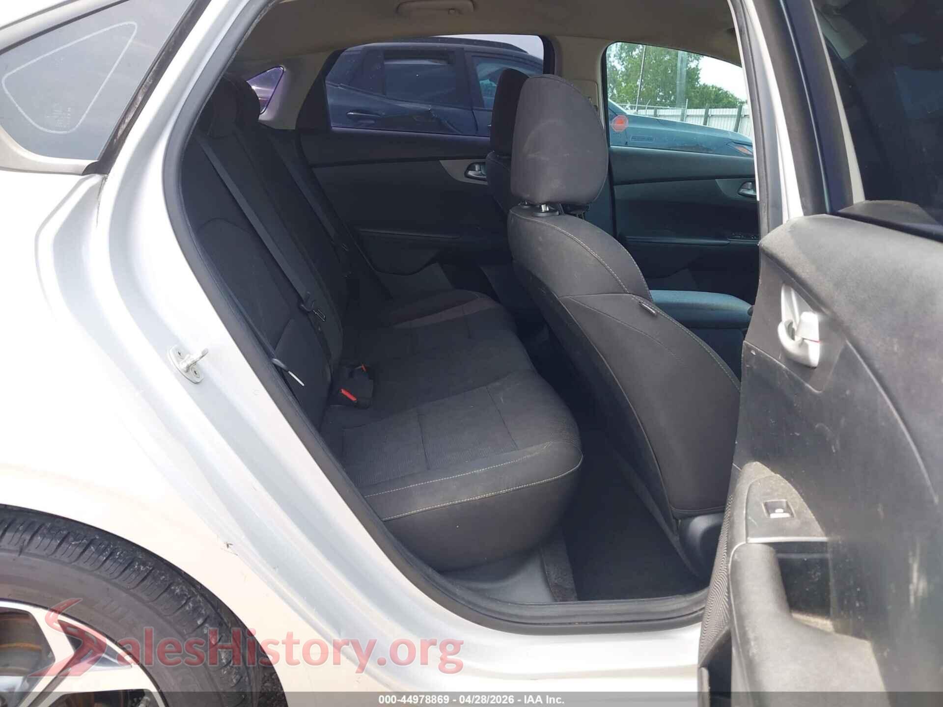 2019 KIA FORTE VIN 3KPF24ADXKE031456, front passenger side