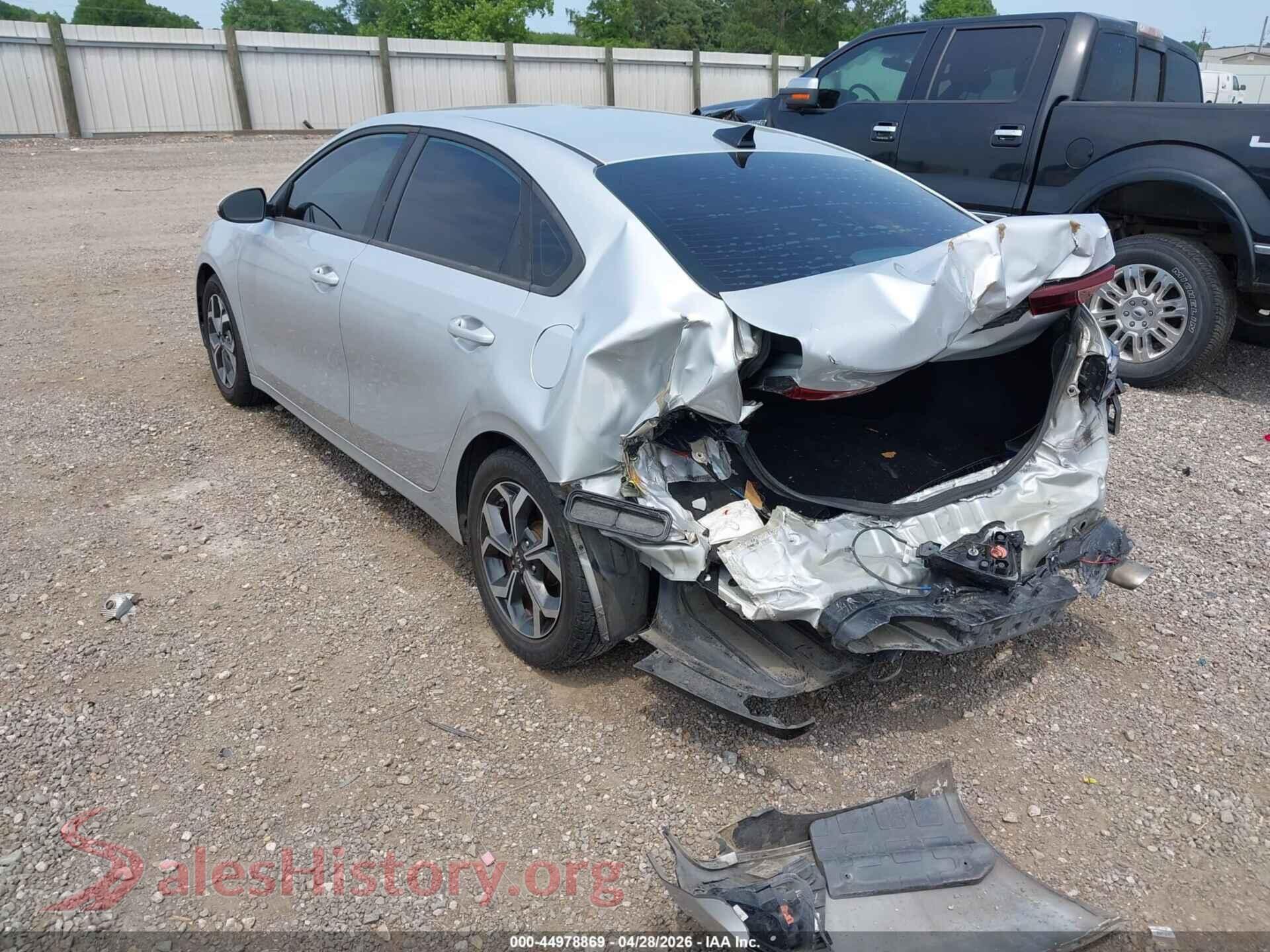2019 KIA FORTE VIN 3KPF24ADXKE031456, driver side view