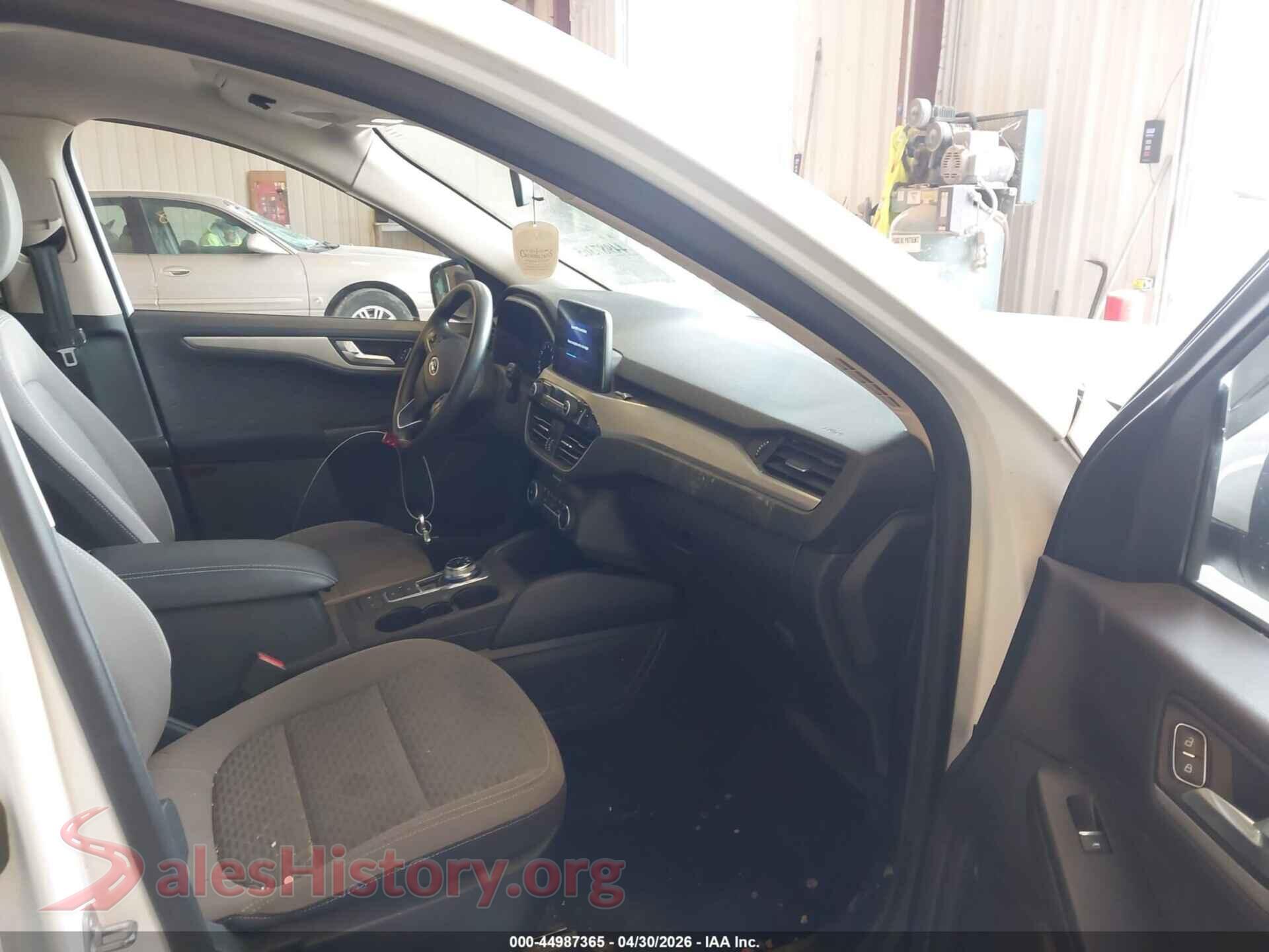 2020 FORD ESCAPE VIN 1FMCU9G67LUC49002, rear view