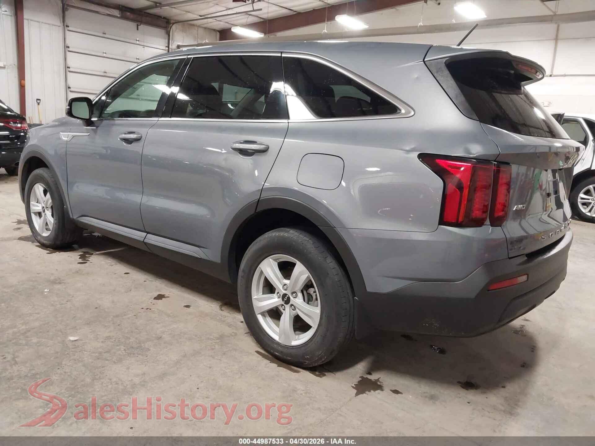2022 KIA SORENTO VIN 5XYRGDLC8NG117455, driver side view