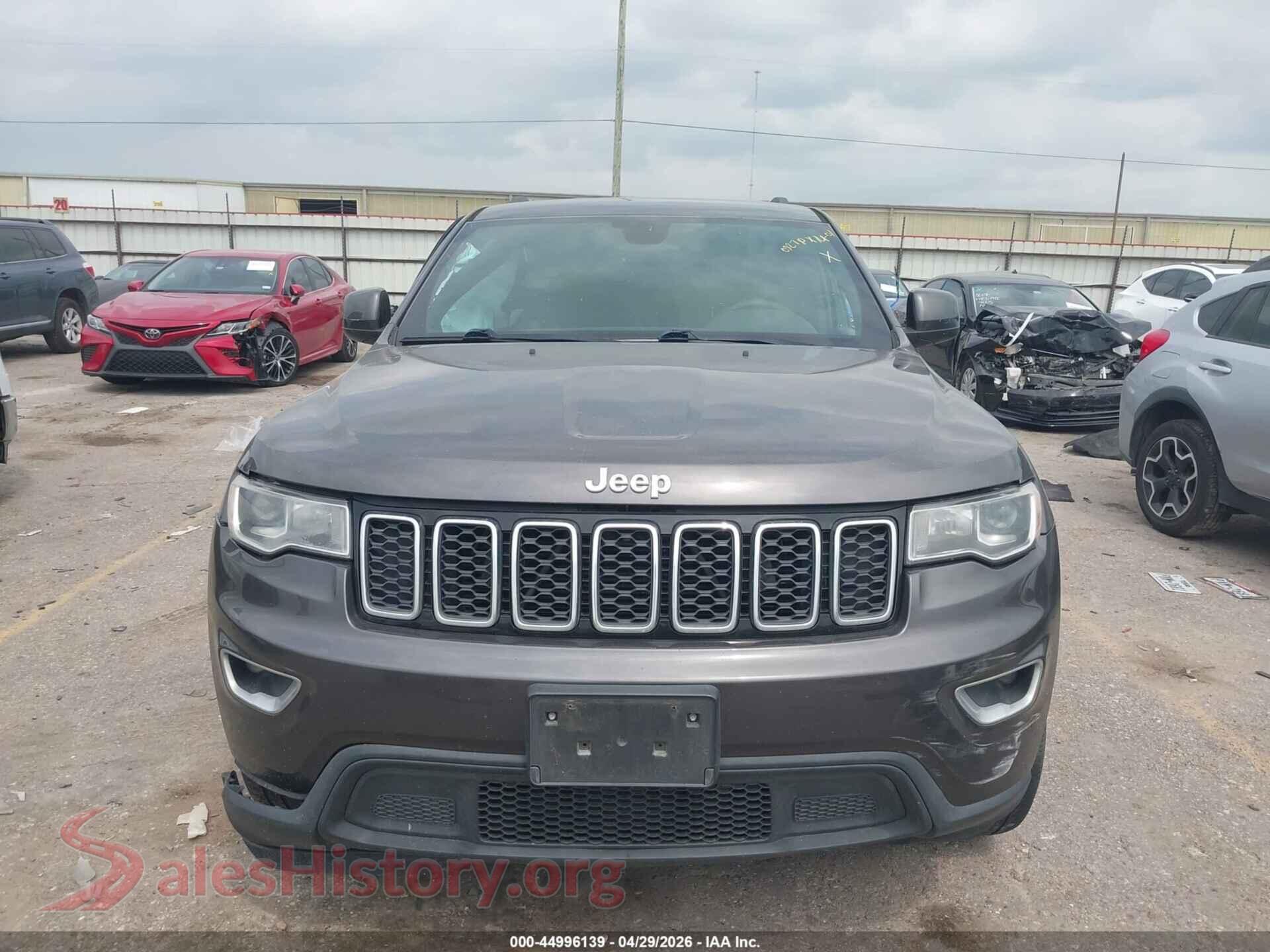2017 JEEP GRAND CHEROKEE VIN 1C4RJEAG3HC697249, damage close-up