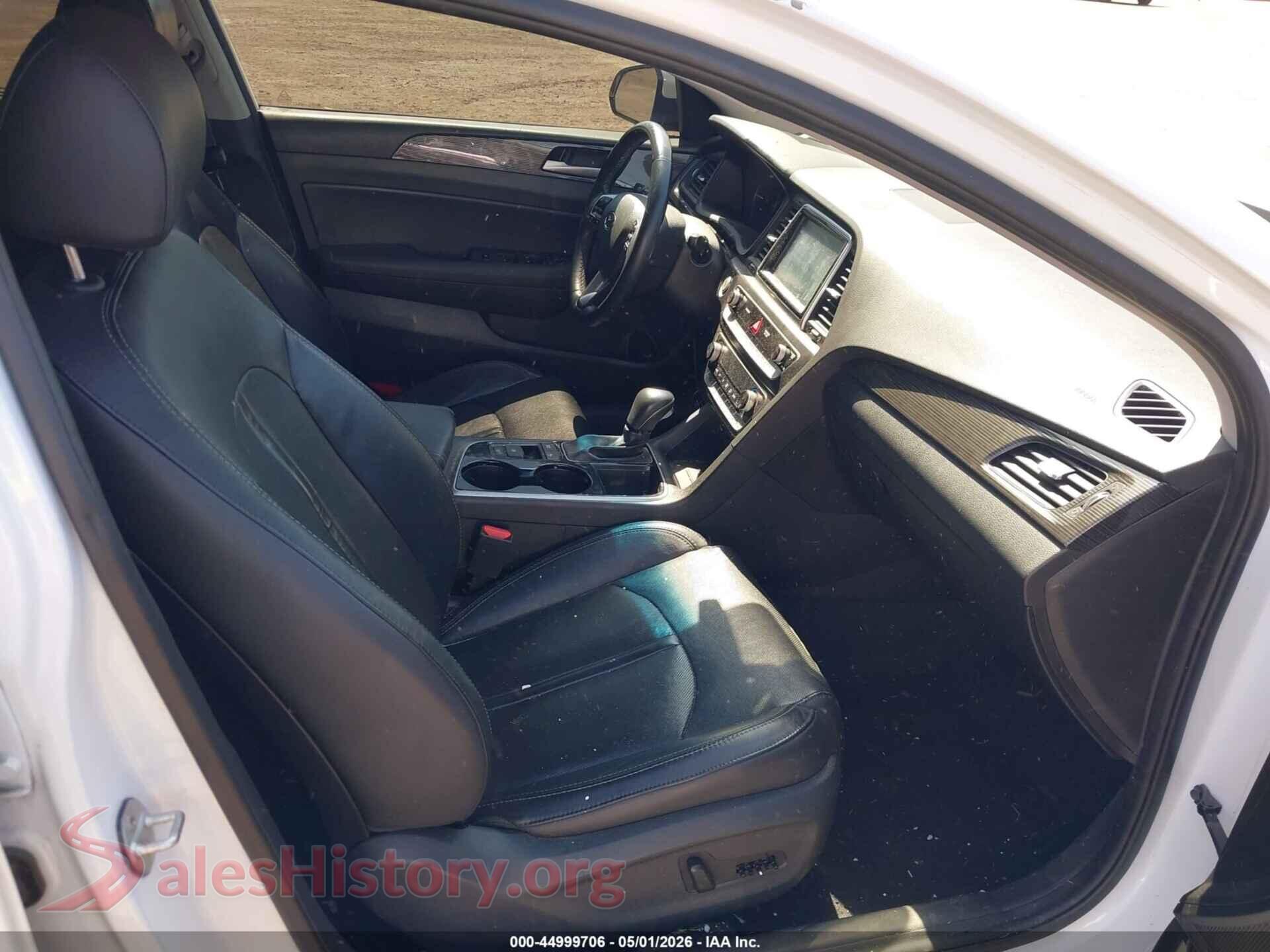 2018 HYUNDAI SONATA VIN 5NPE34AF8JH695338, rear view