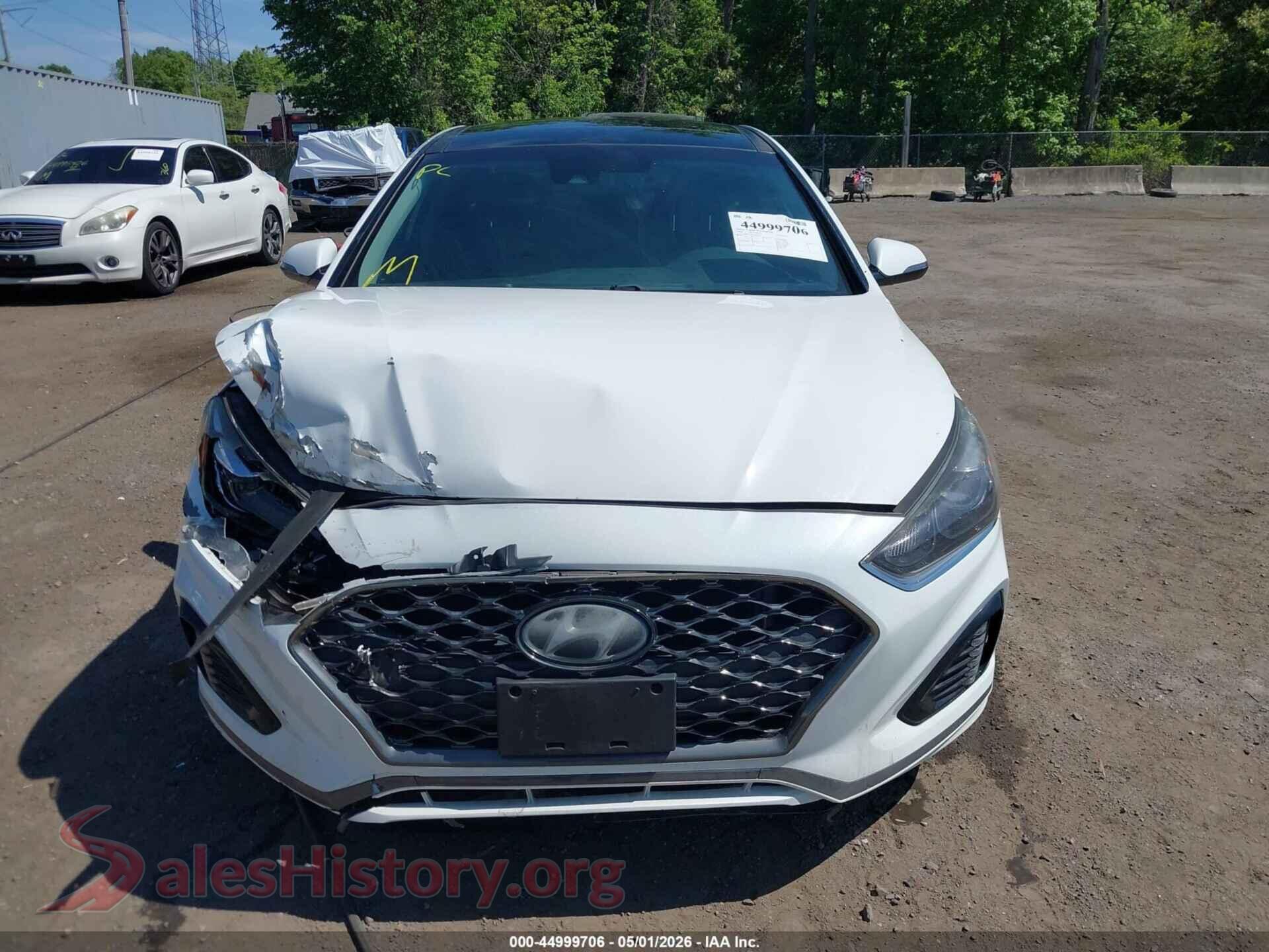 2018 HYUNDAI SONATA VIN 5NPE34AF8JH695338, damage close-up