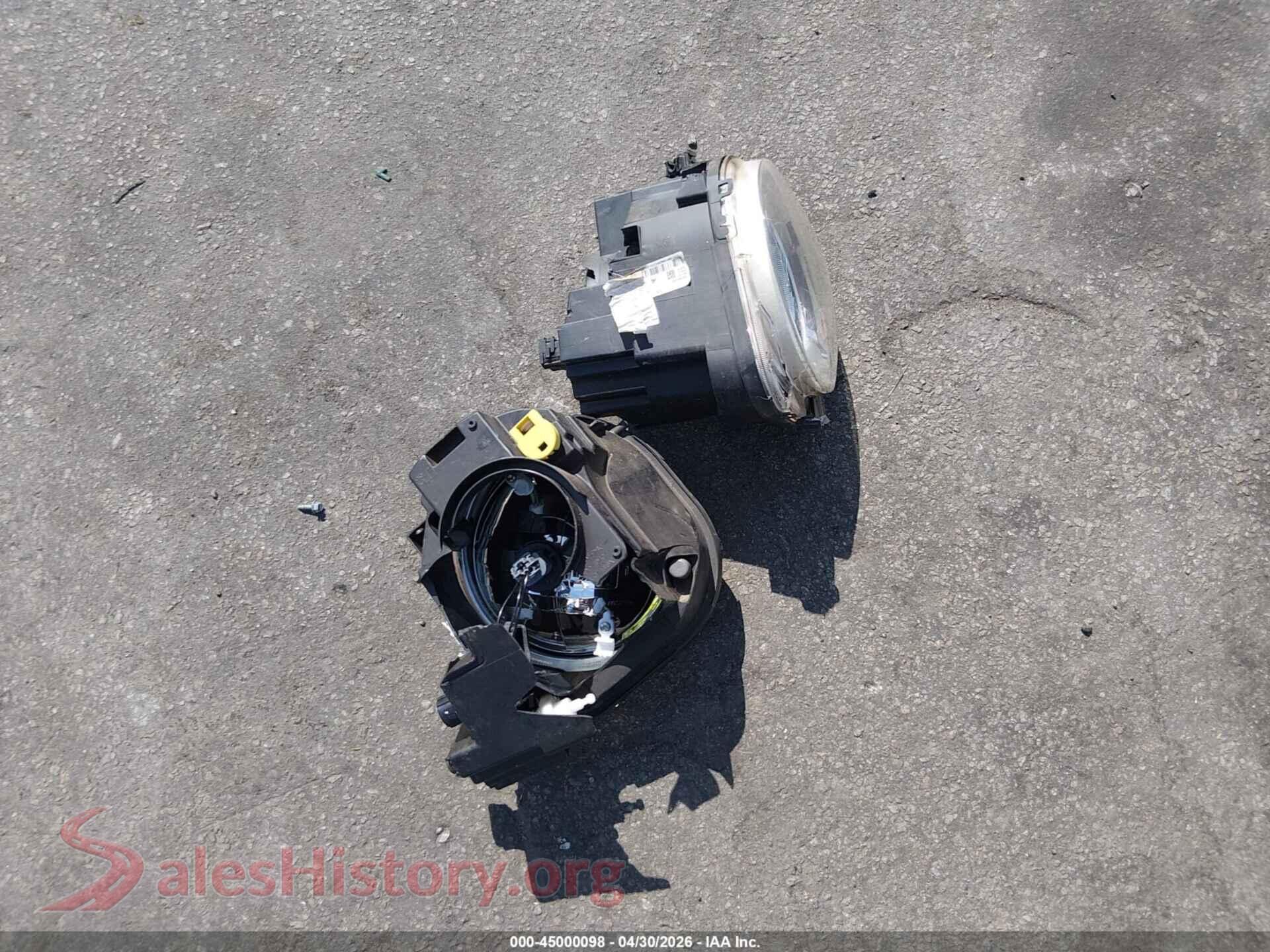 2018 JEEP RENEGADE VIN ZACCJABB5JPJ38463, damage close-up