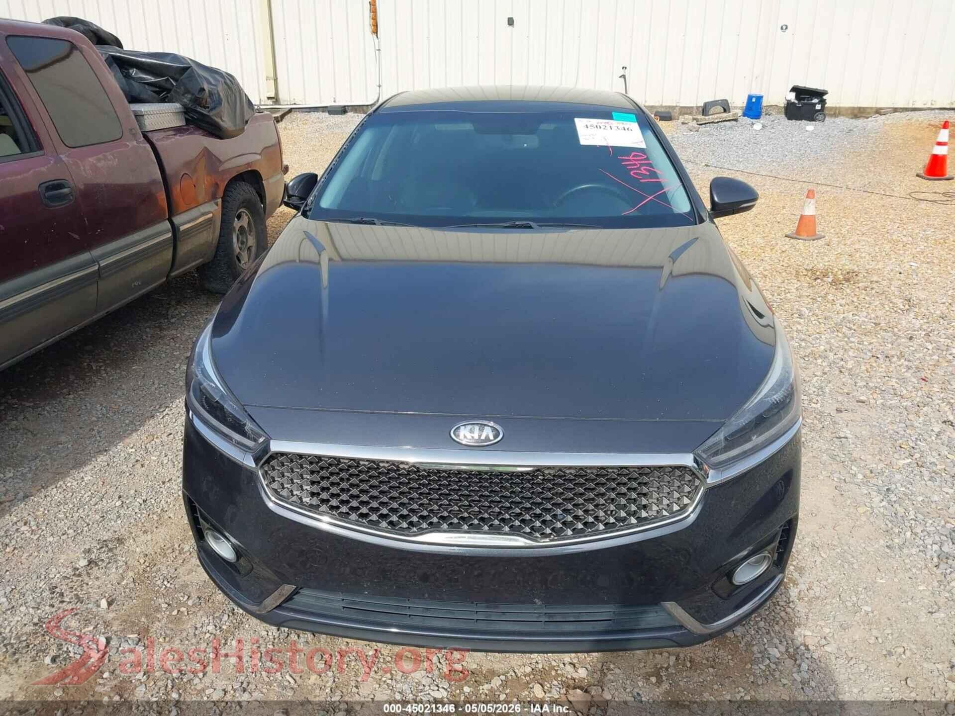 2018 KIA CADENZA VIN KNALB4J1XJ5120458, damage close-up